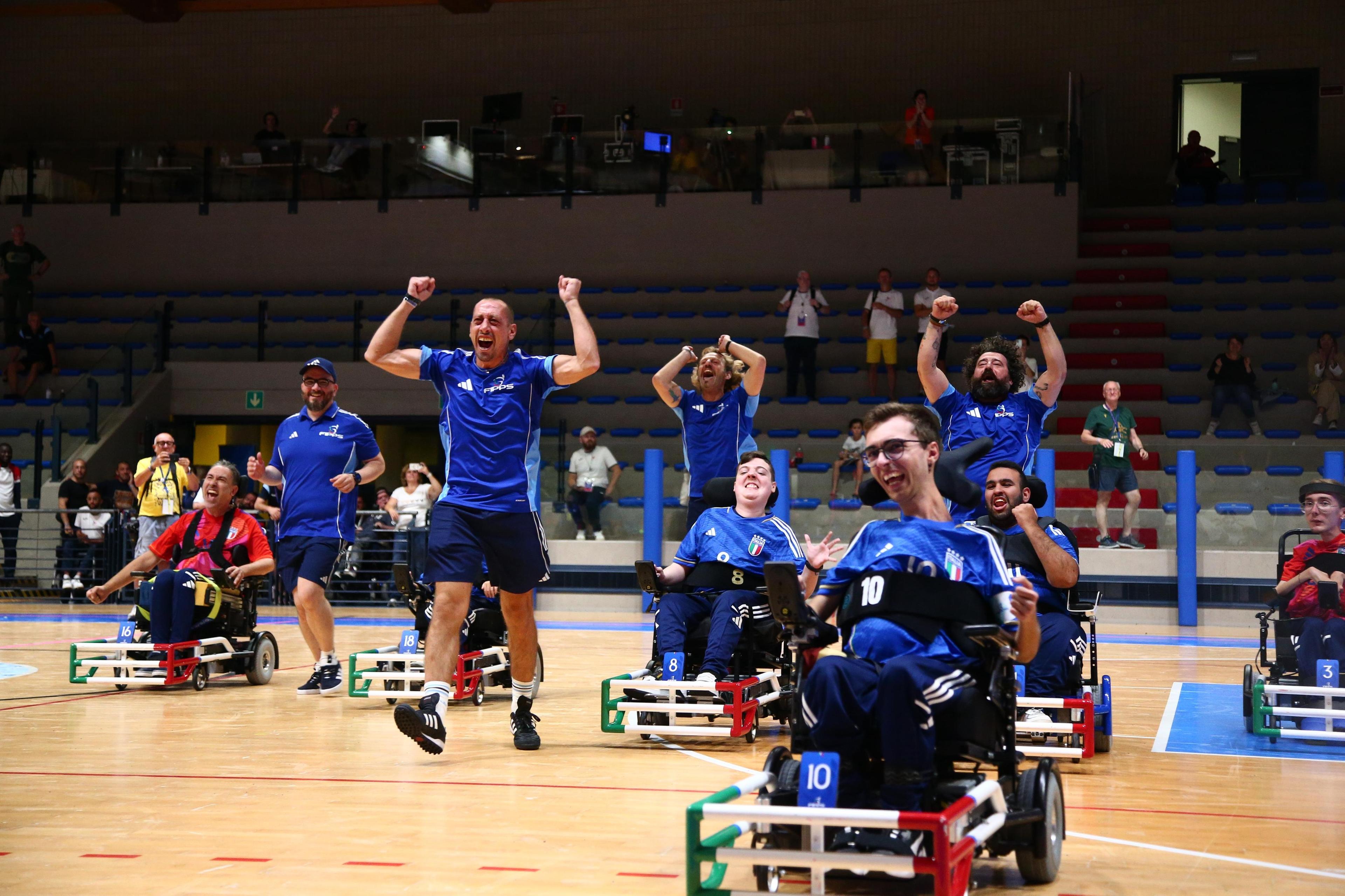 L'Italia di Powerchair Football si qualifica per le semifinali dell'Europeo e per il Mondiale 2026