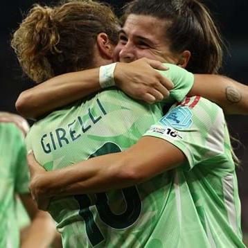 Pallone d'oro, due italiane tra le prime 30 calciatrici del mondo: Cristiana Girelli 16a, Sofia Cantore 24a. Vince ancora Aitana Bonmatì