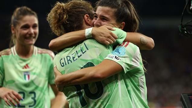 Pallone d'oro, due italiane tra le prime 30 calciatrici del mondo: Cristiana Girelli 16a, Sofia Cantore 24a. Vince ancora Aitana Bonmatì