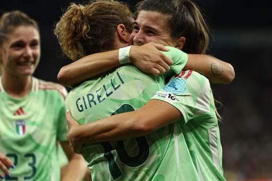 Pallone d'oro, due italiane tra le prime 30 calciatrici del mondo: Cristiana Girelli 16a, Sofia Cantore 24a. Vince ancora Aitana Bonmatì