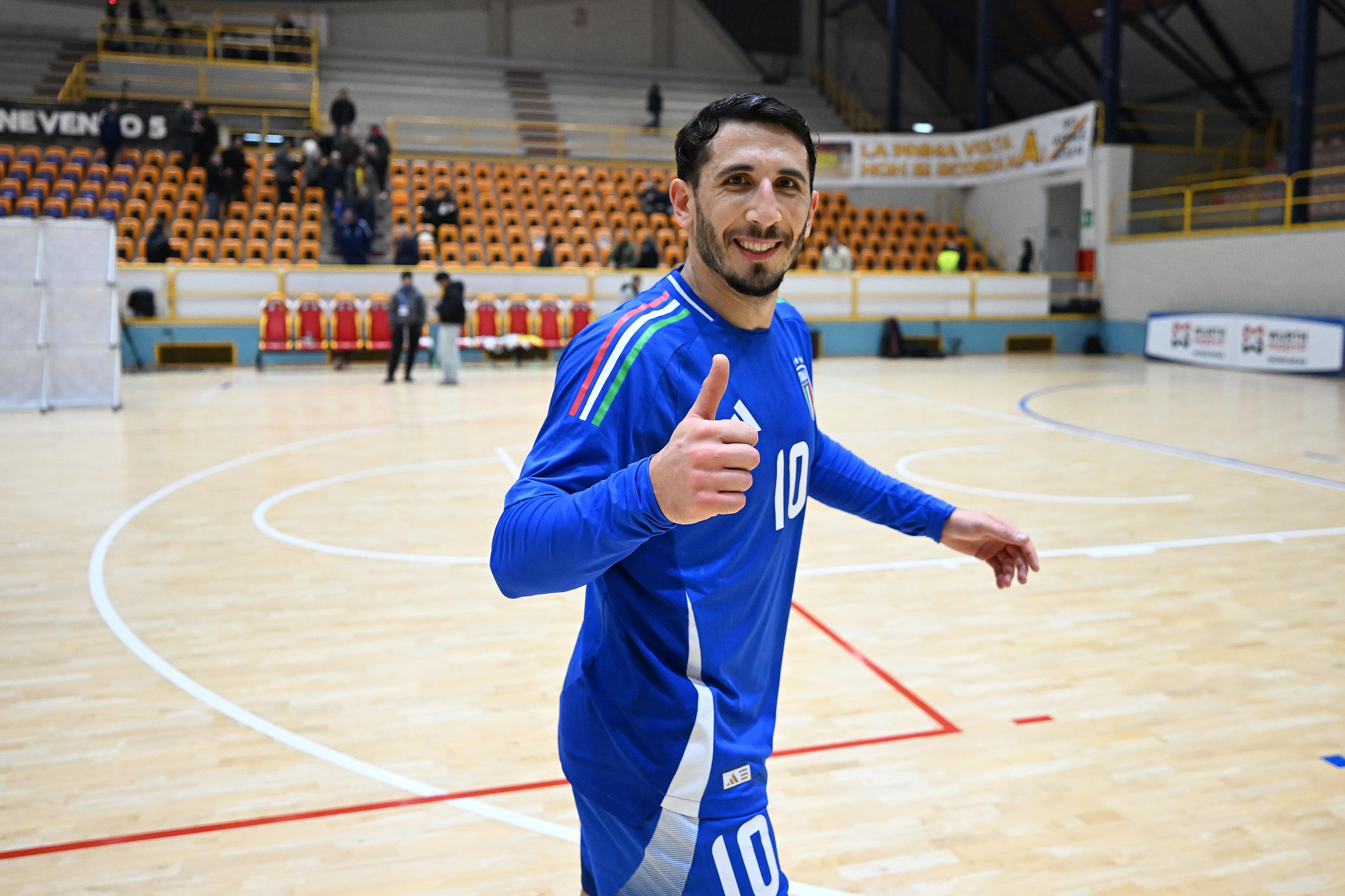 BENEVENTO, ITALY - DECEMBER 17: Carmelo Musumeci of Italy celebrates the victory after the Futsal Friendly match between Italy and Lithuania on December 17, 2024 in Benevento, Italy. (Photo by FIGC/FIGC via Getty Images)