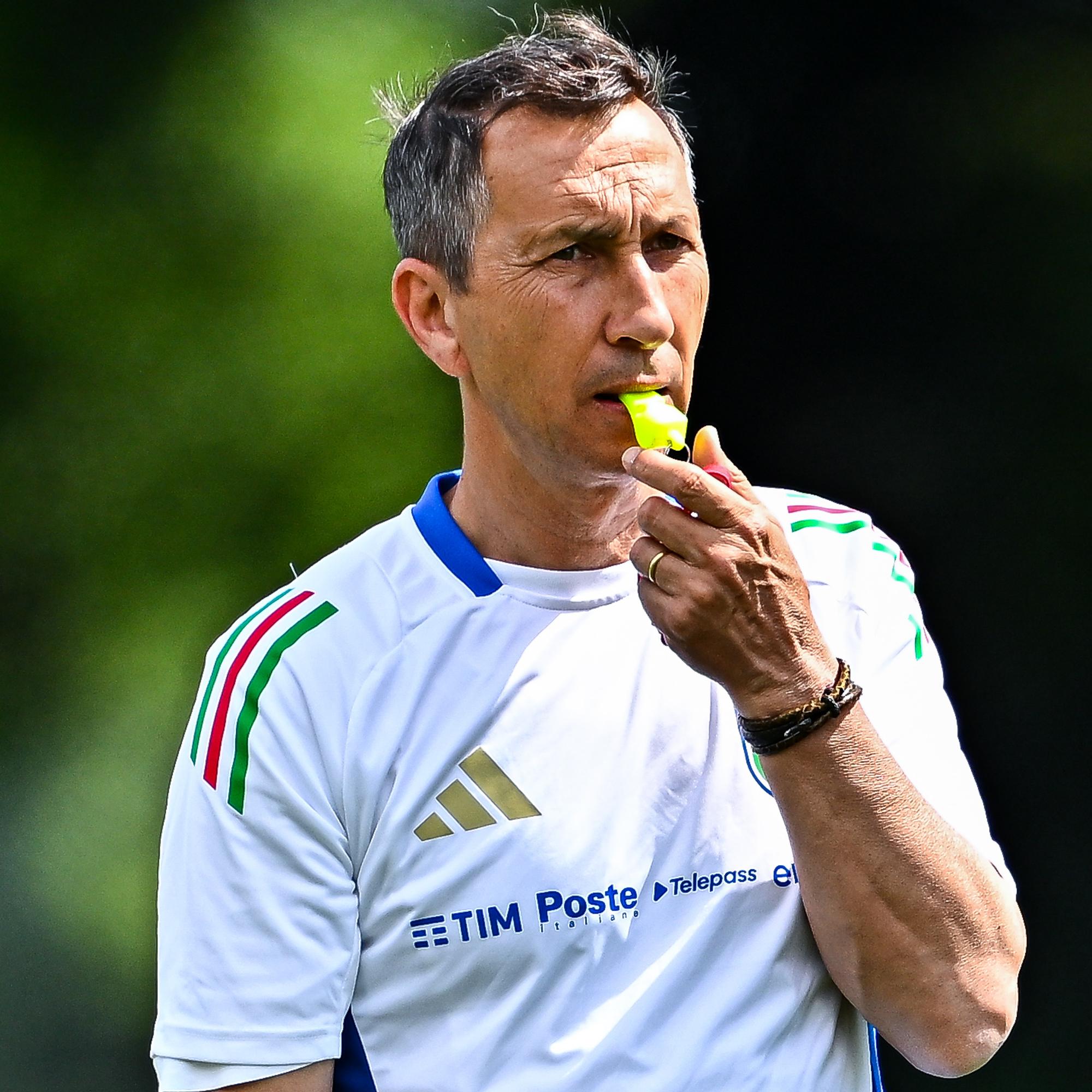TIRRENIA, ITALY - JUNE 4: Carmine Nunziata, head coach of Italy U21, reacts during a training session at Centro di Preparazione Olimpica on June 4, 2025 in Tirrenia, Italy. (Photo by FIGC/FIGC via Getty Images)