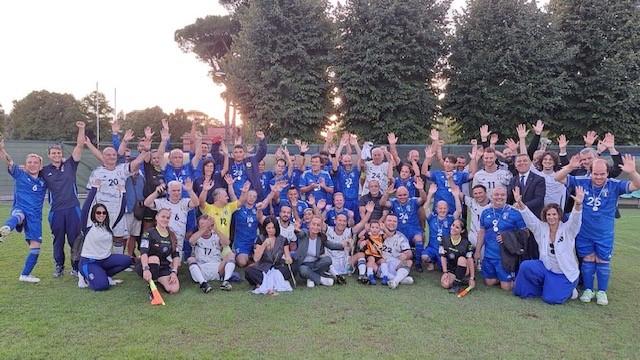 Emozioni e festa per tutti, al match tra la Nazionale Parlamentari e la rappresentativa DCPS