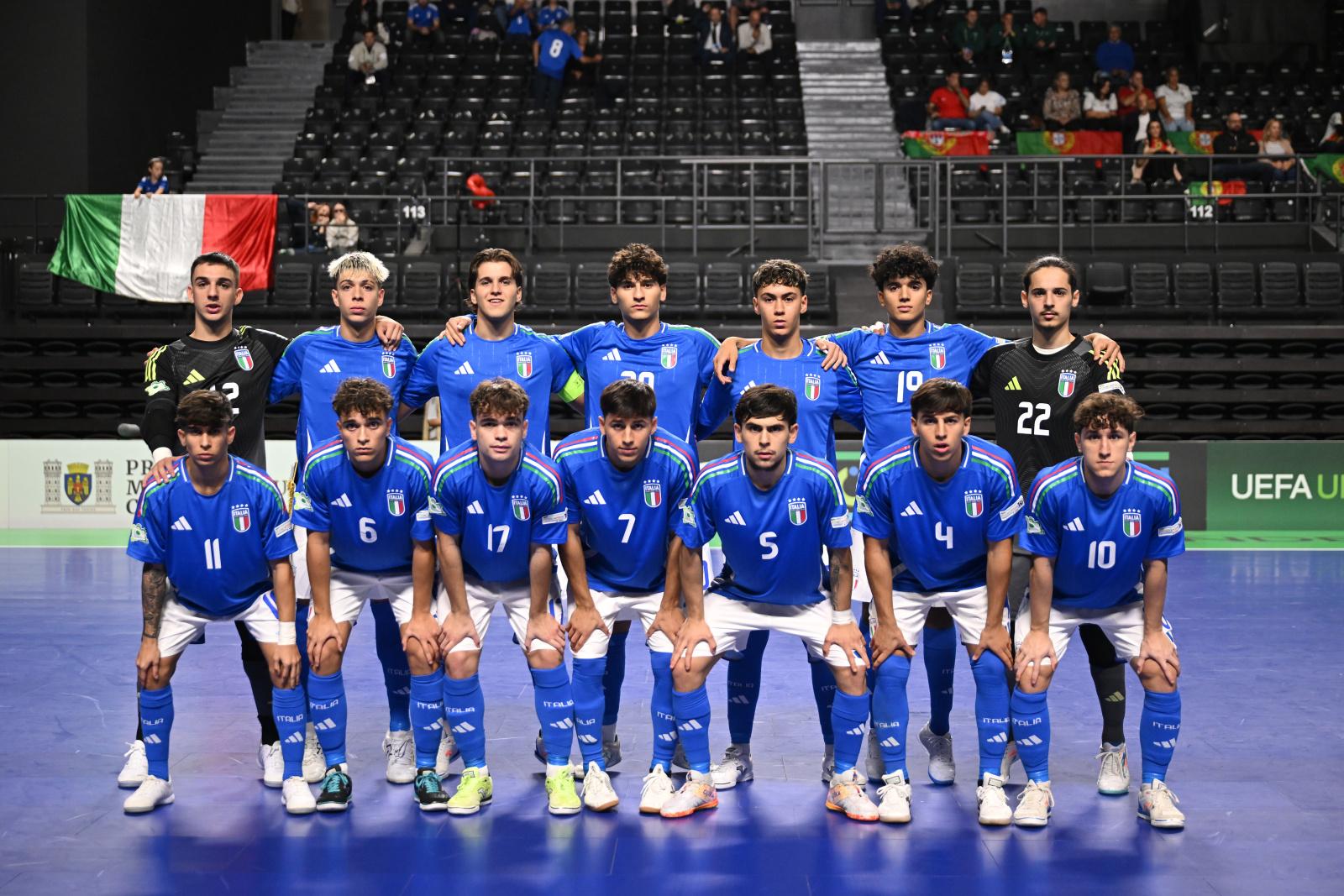 CHISINAU, MOLDOVA - SEPTEMBER 28: Players of Italy pose for a team photo prior to the UEFA Under-19 Futsal Euro 2025 match between Portugal and Italy at Chisinau Arena on September 28, 2025 in Chisinau, Moldova. (Photo by Tullio Puglia - UEFA/UEFA via Getty Images)