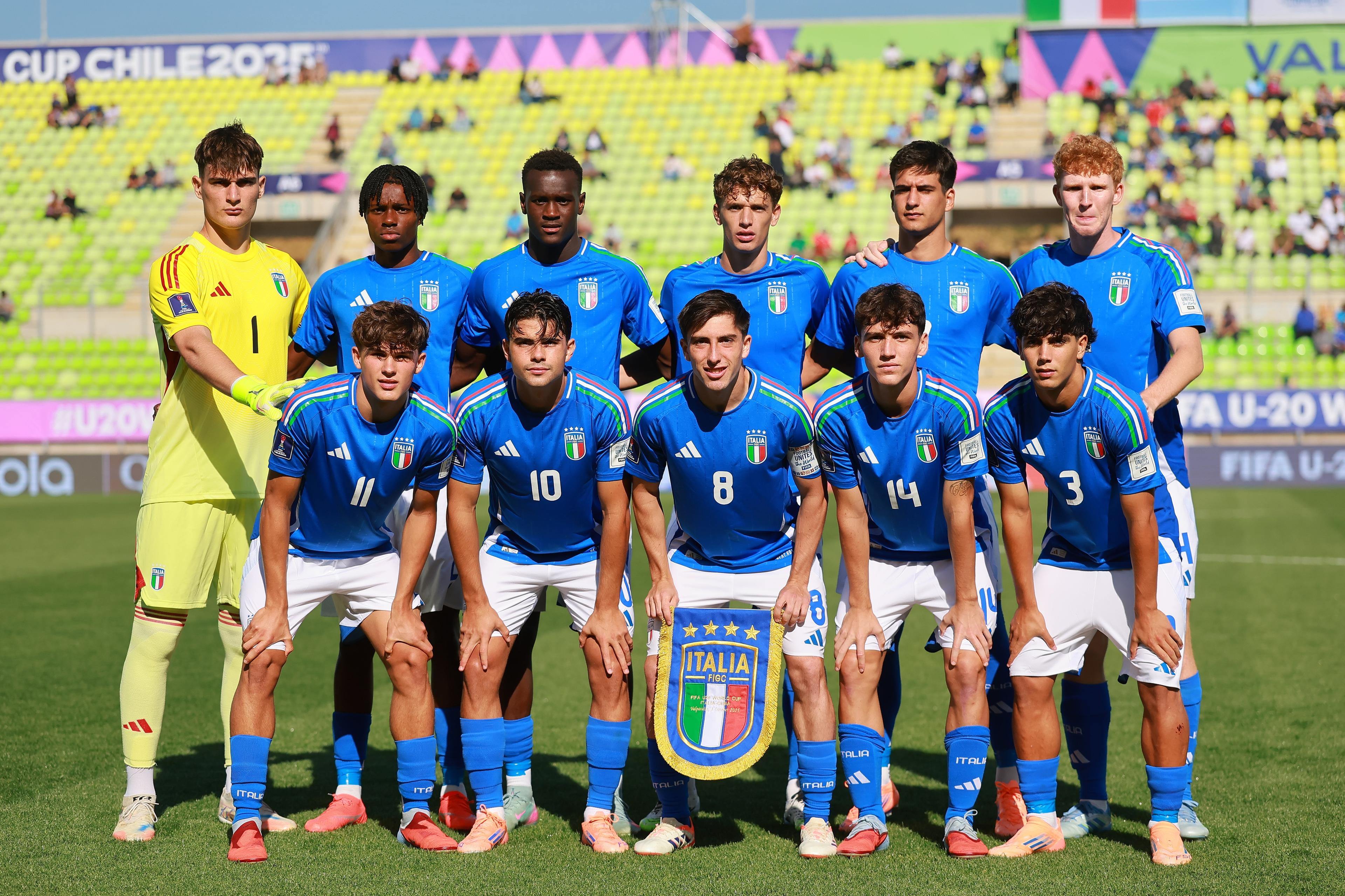 In alto, da sinistra a destra: Nunziante, Idele, Iddrissou, Natali, Sardo e Corradi. In basso, da sinistra a destra: Mosconi, Romano, Mannini, Sala e Cama.