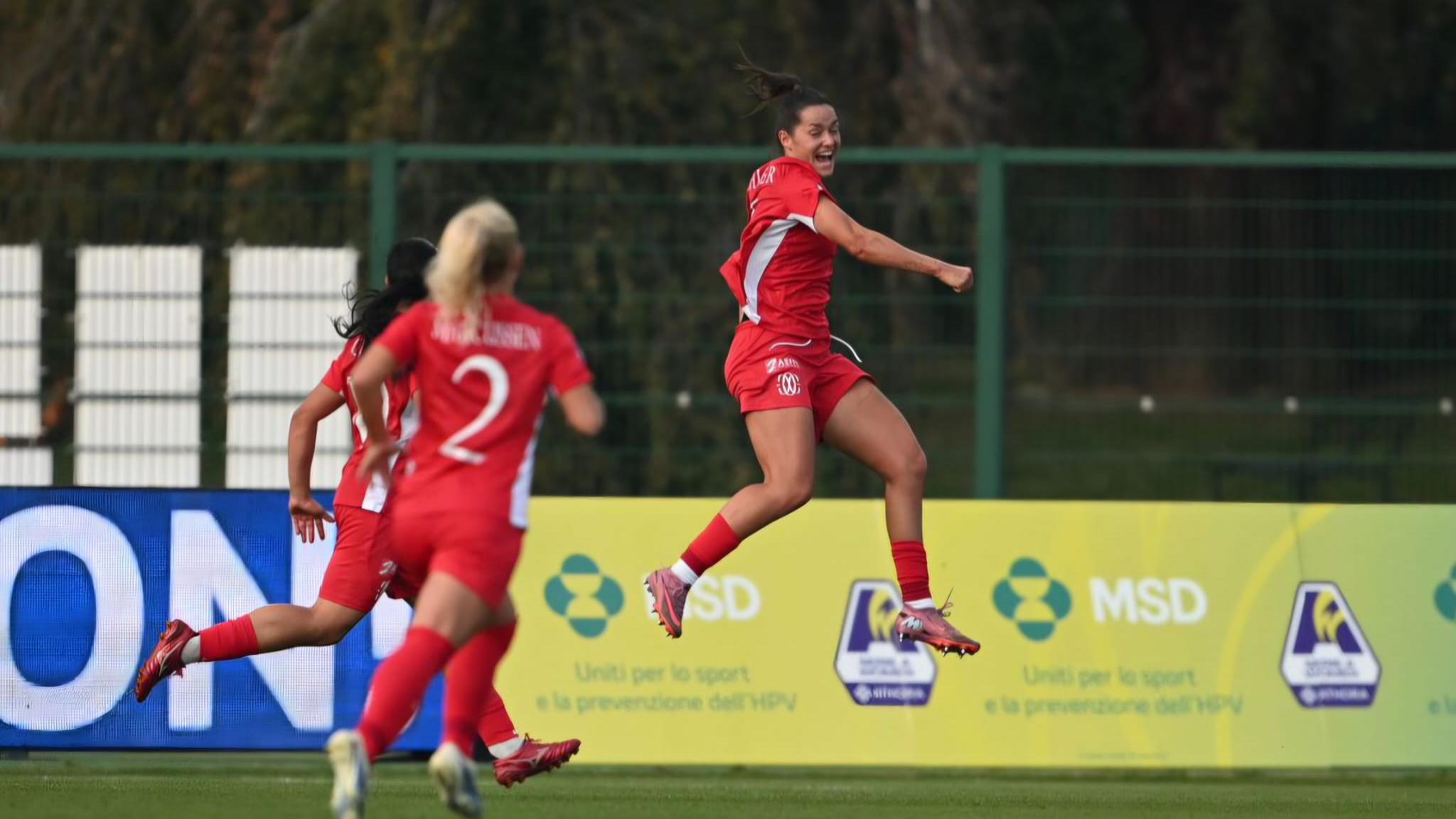 Juventus sconfitta dal Como Women, 2-2 tra Fiorentina e Inter, Lazio a punteggio pieno