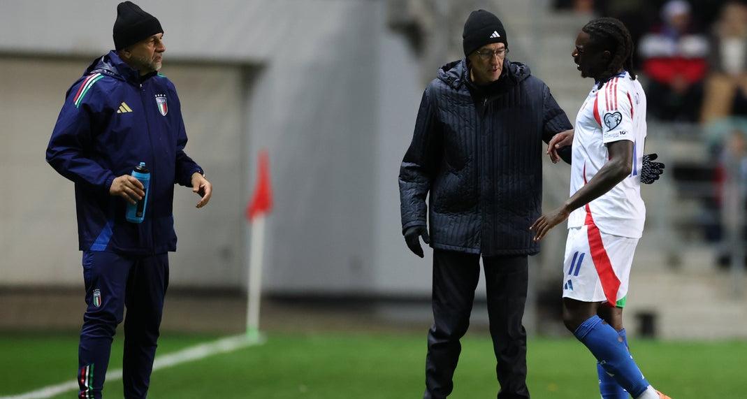 Nel pomeriggio allenamento di rifinitura per gli Azzurri, Moise Kean lascia il raduno