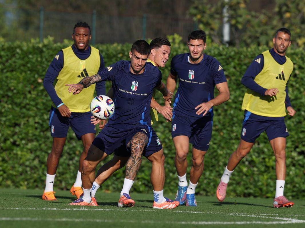 La rifinitura degli Azzurri al centro sportivo 'Dino Bruseschi'