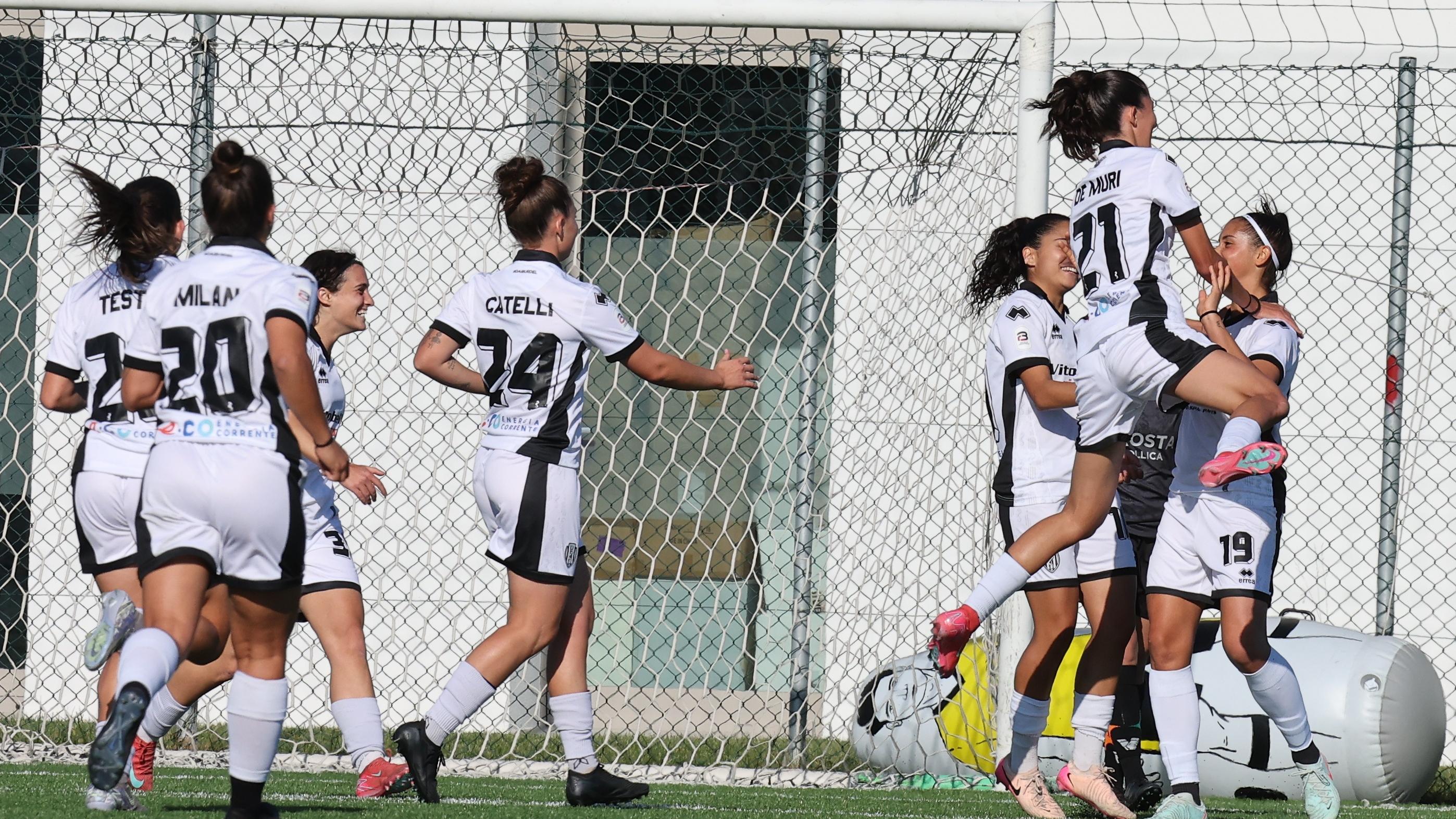 Cesena, otto gol al Venezia e vetta solitaria, domenica il big match tra Brescia e Como 1907