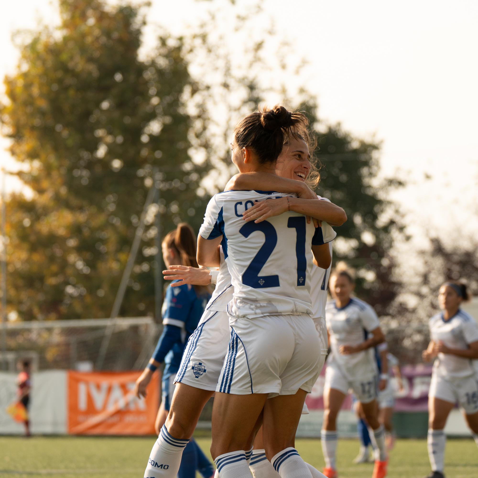Il Como 1907 batte il Brescia ed è solo in vetta, Cesena secondo a -1, Bologna beffato nel finale