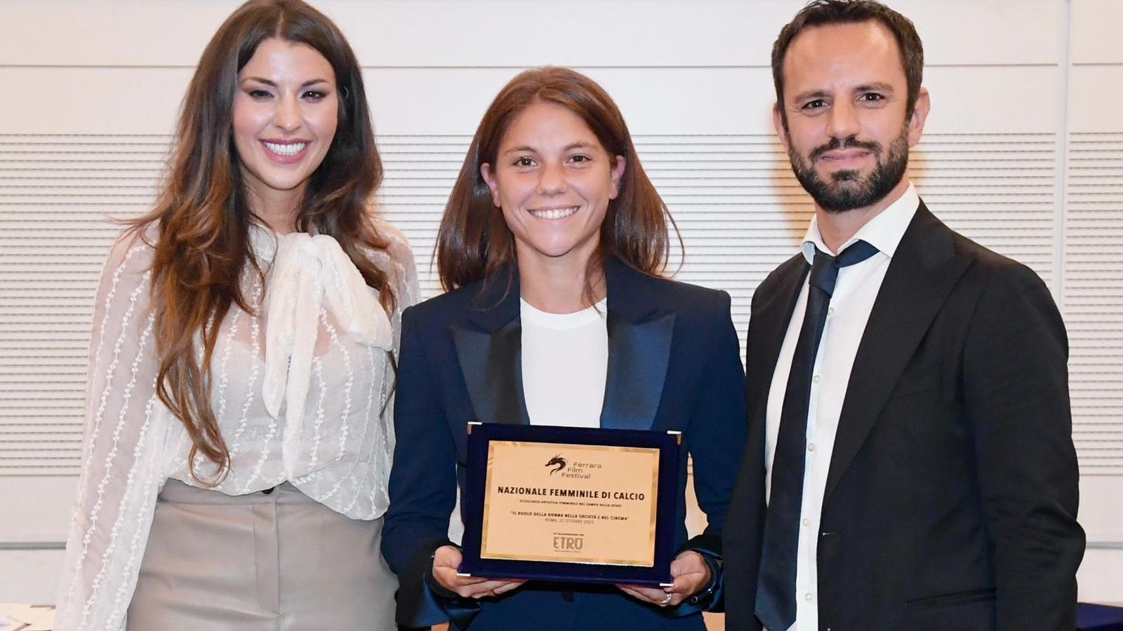 Dal campo al cinema: le Azzurre illuminano il Festival di Roma. Manuela Giugliano a ritirare il premio