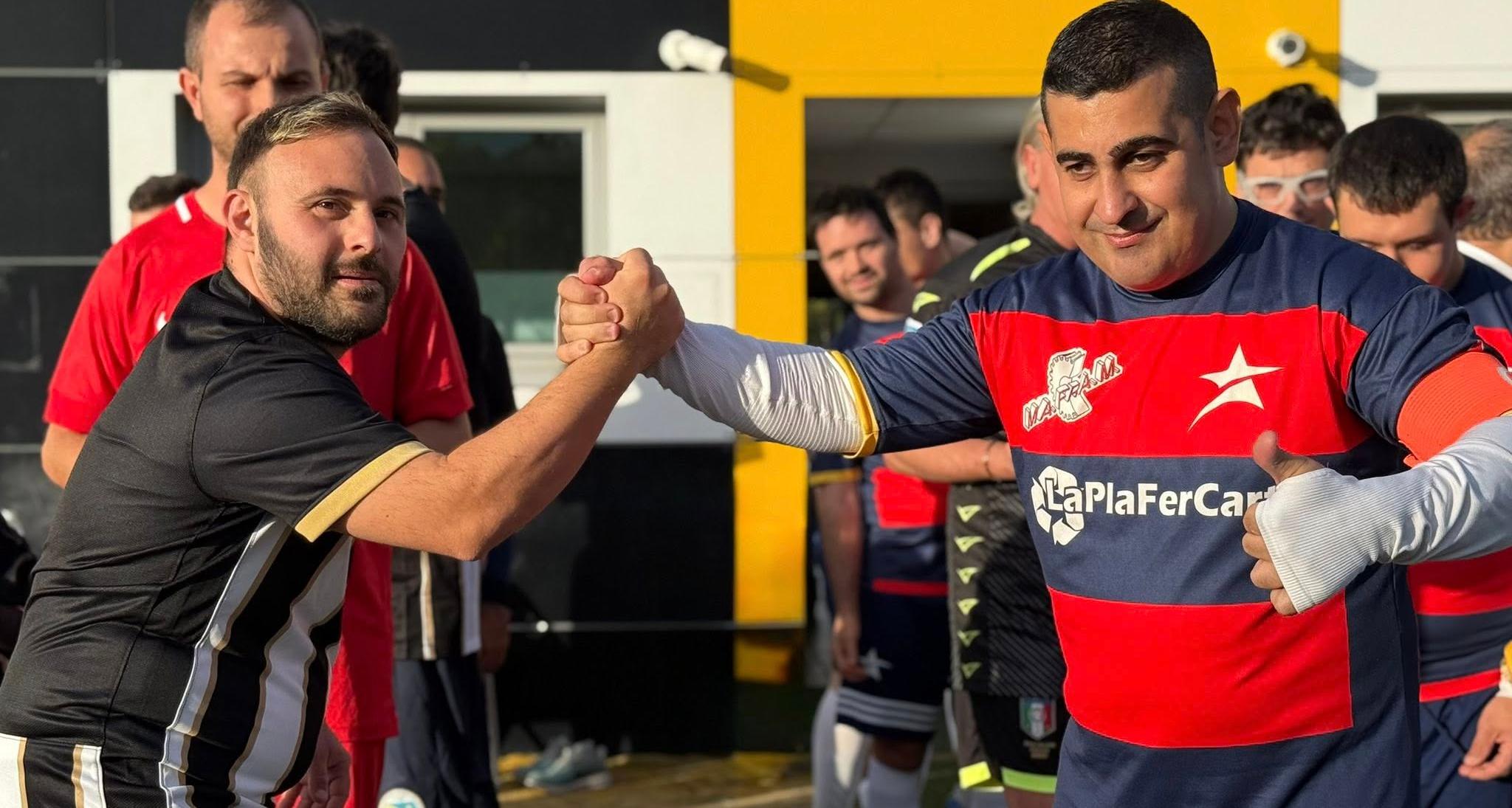 La festosa amichevole dei club DCPS di Ascoli e San Benedetto del Tronto prima del derby di Serie C