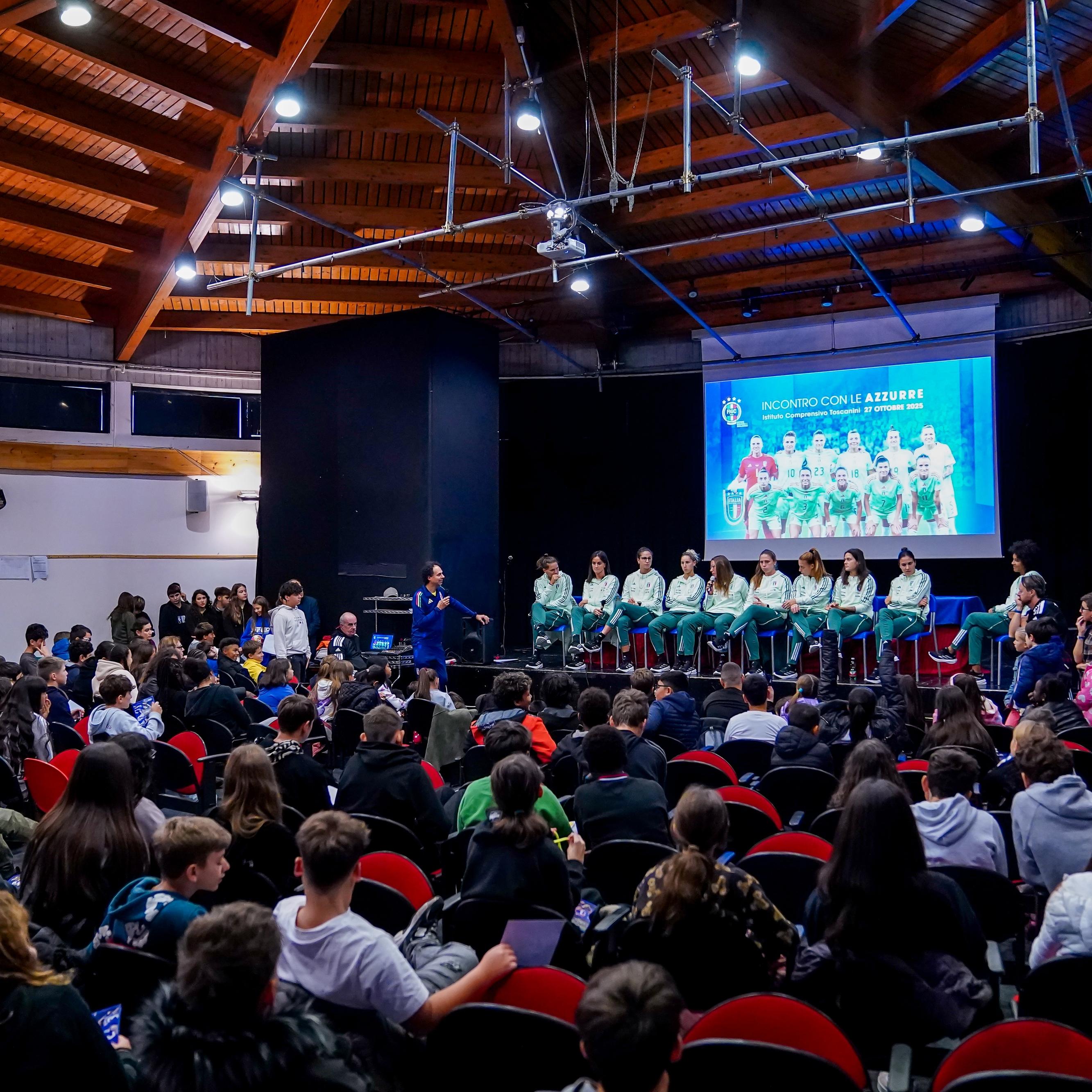 Parma shows its support for the Azzurre. Excitement runs high at the Toscanini Institute as students meet the players