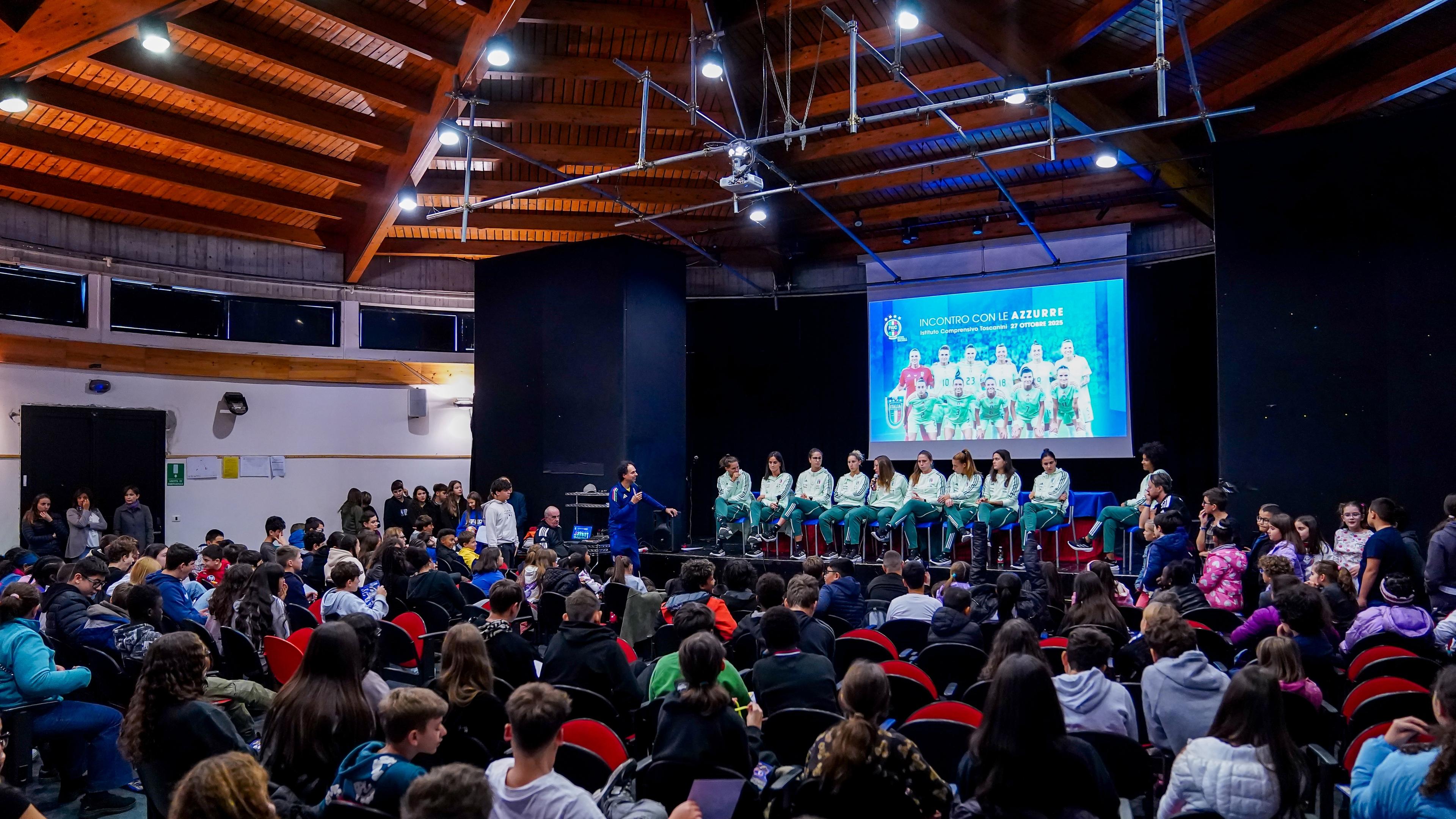 Parma shows its support for the Azzurre. Excitement runs high at the Toscanini Institute as students meet the players