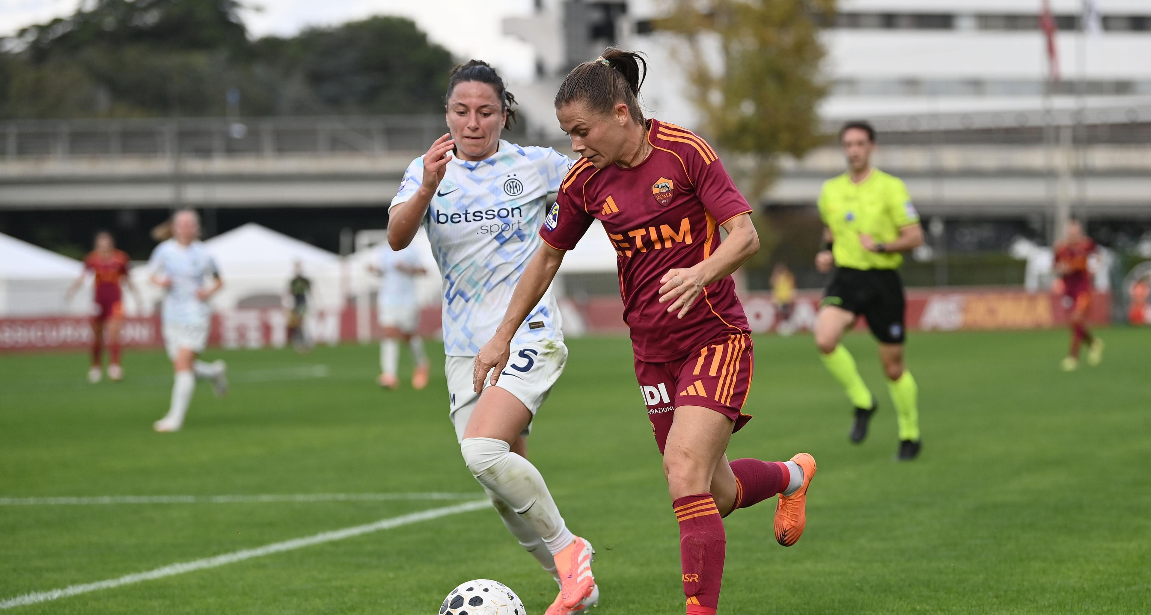 Il weekend si apre venerdì sera con Fiorentina-Roma. Sabato Inter-Sassuolo e Milan-Juventus