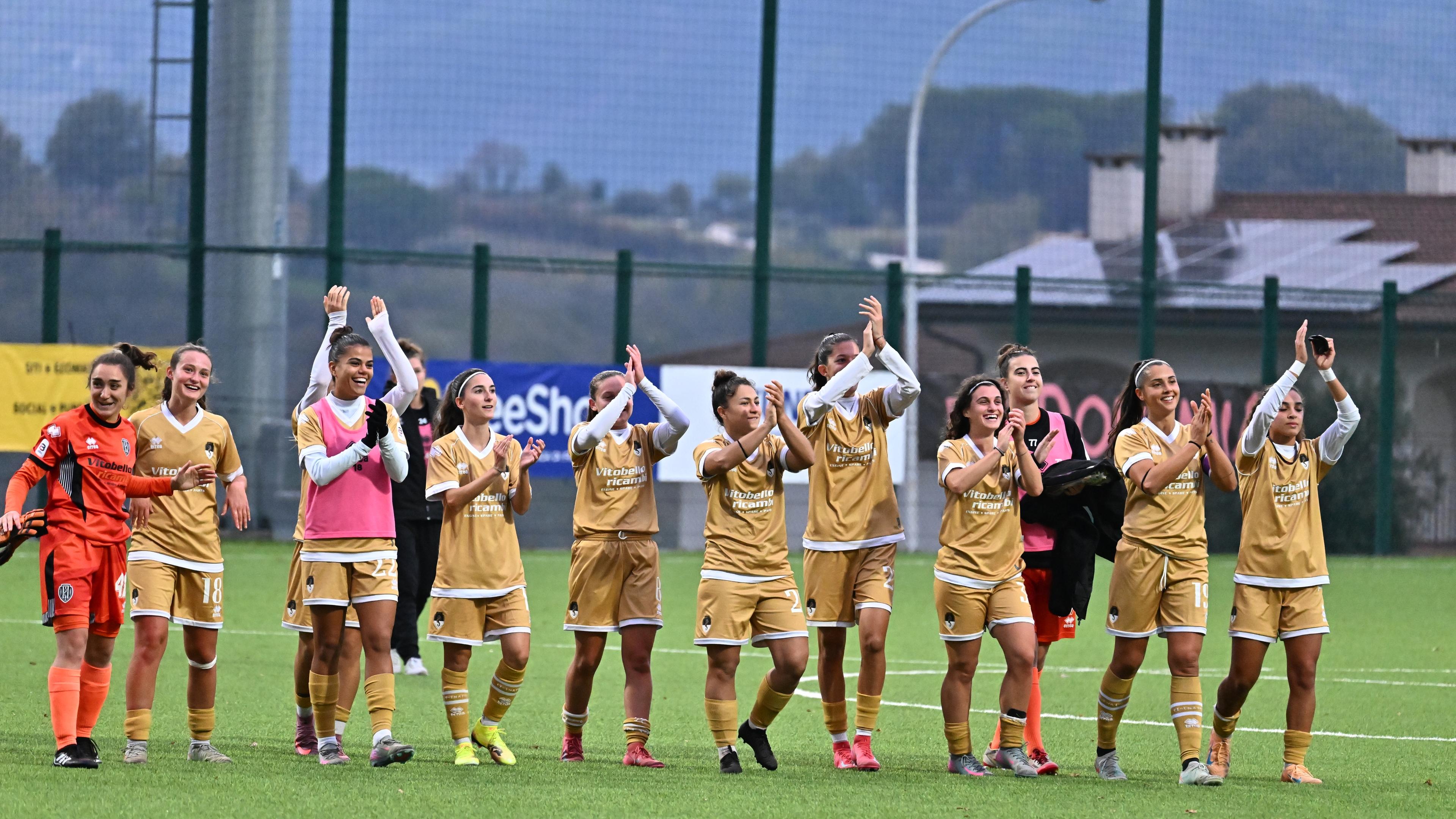 Il Cesena non sbaglia e si prende il primo posto a +2 sul Como 1907, Lumezzane terzo
