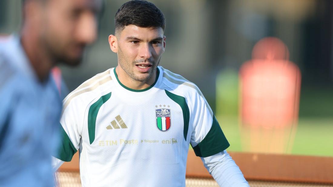 Final training session in Coverciano before departing for Moldova this afternoon. Cambiaghi leaves training camp