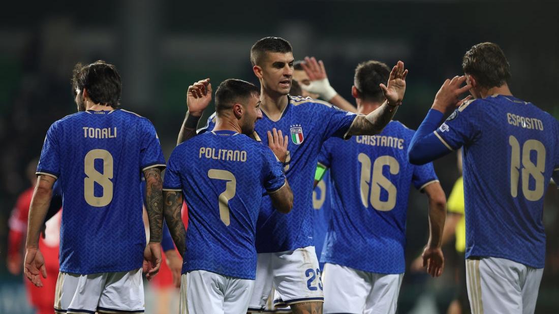 A Chisinau arriva il sesto successo consecutivo, l’Italia passa nel finale con i gol di Mancini e Pio Esposito