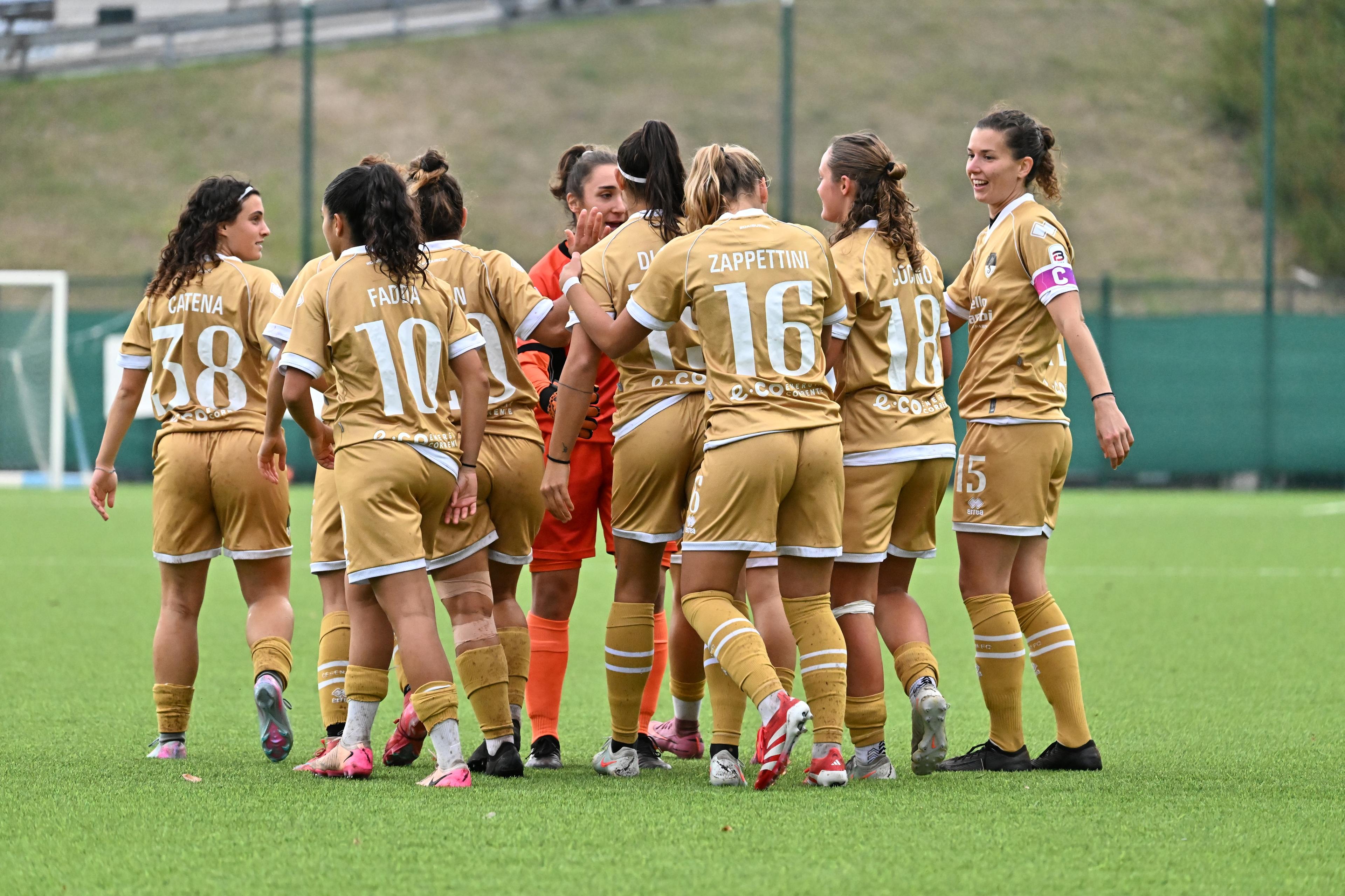 Lo scontro diretto Cesena-Como 1907 illumina la 9ª giornata. Lumezzane a caccia del quinto successo di fila
