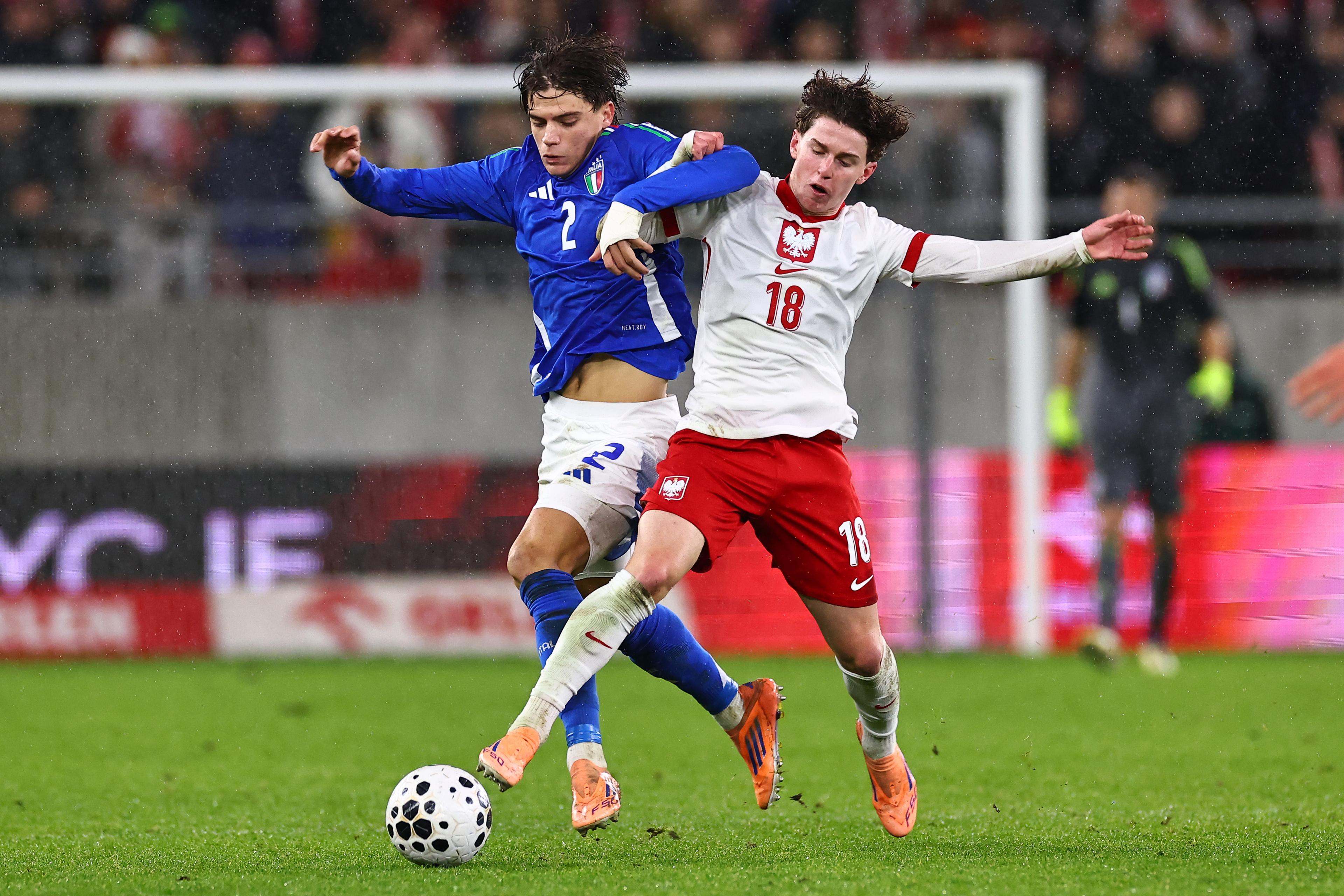 Non basta la magia di Pisilli, la Polonia rimonta e vince 2-1: primo ko nelle qualificazioni europee