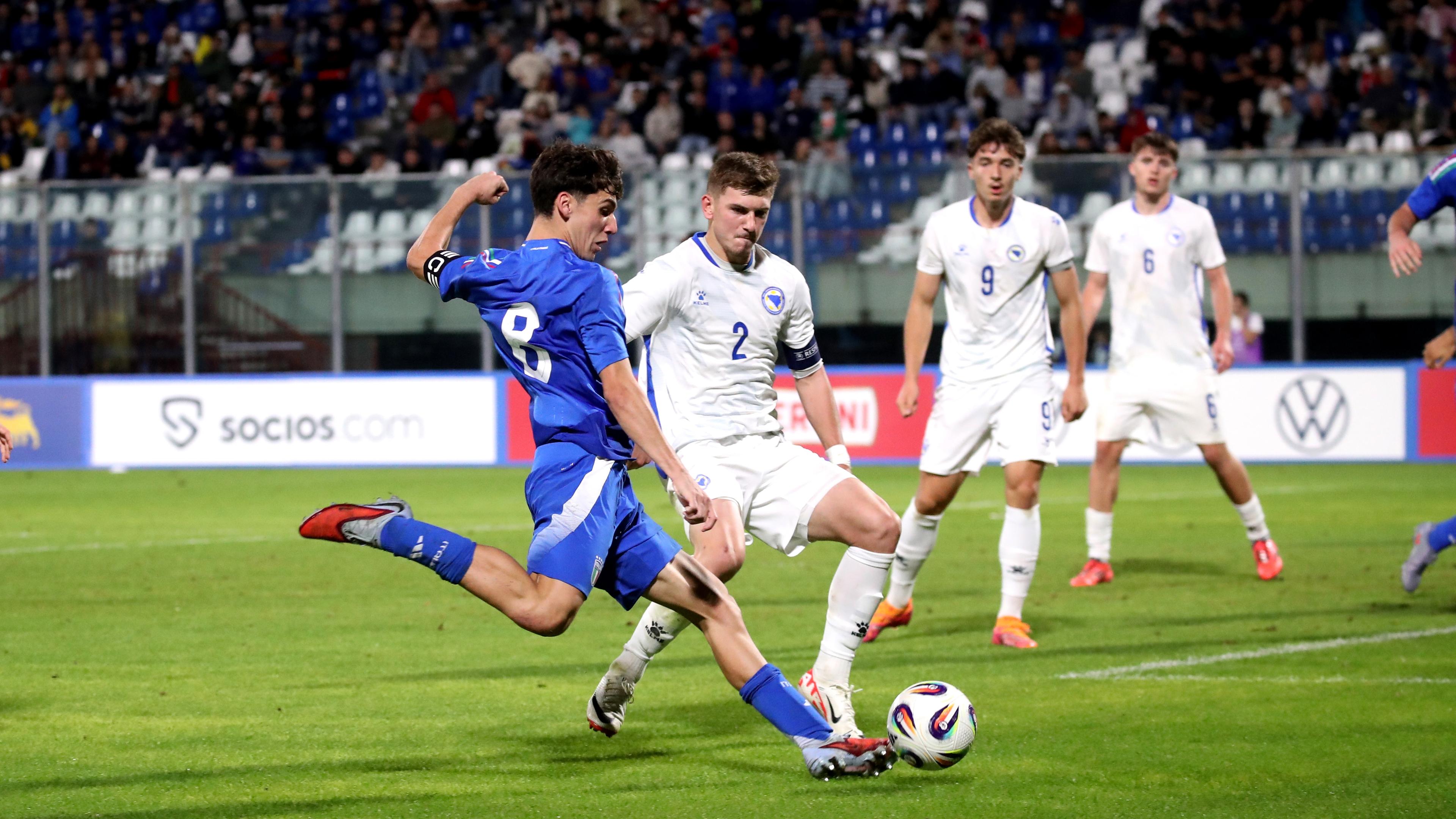 L’Italia sbatte due volte sulla traversa. Con la Bosnia è 0-0, martedì c’è la Polonia in palio un posto nella fase élite