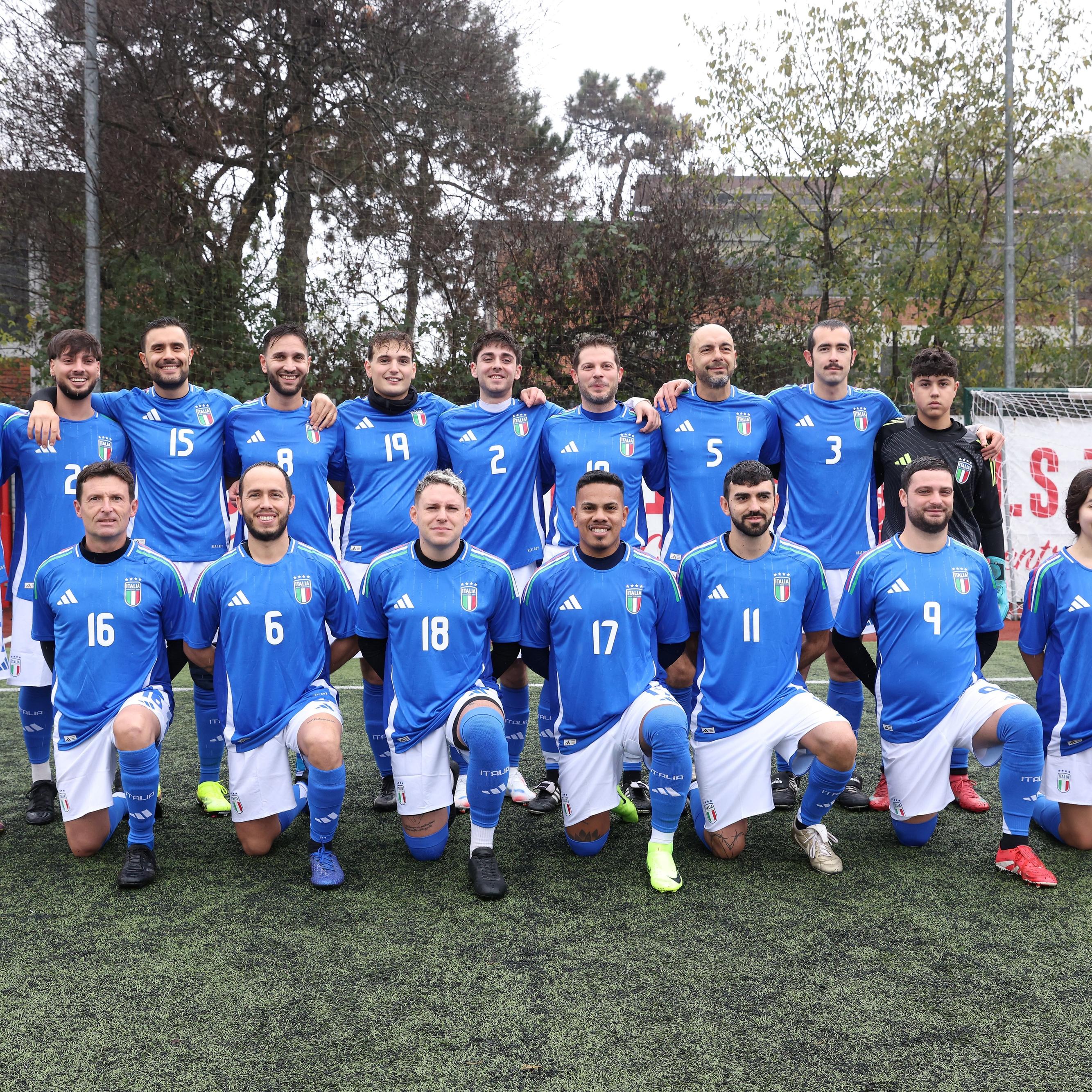 Italia-Norvegia: gli Azzurri vincono la sfida tra tifosi, 6-5 nel ‘fan match’ giocato a Milano