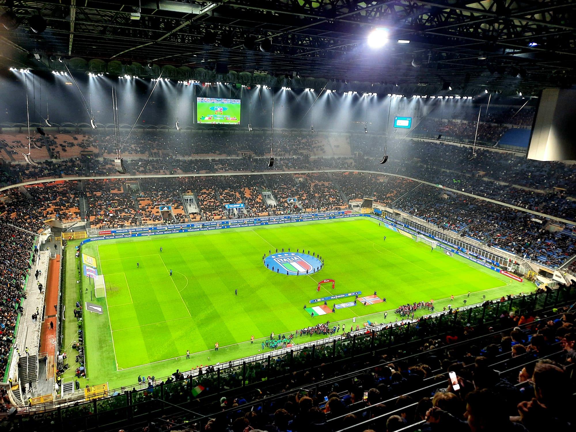 San Siro, un’aula a cielo aperto: 4.000 bambini sugli spalti per Italia-Norvegia