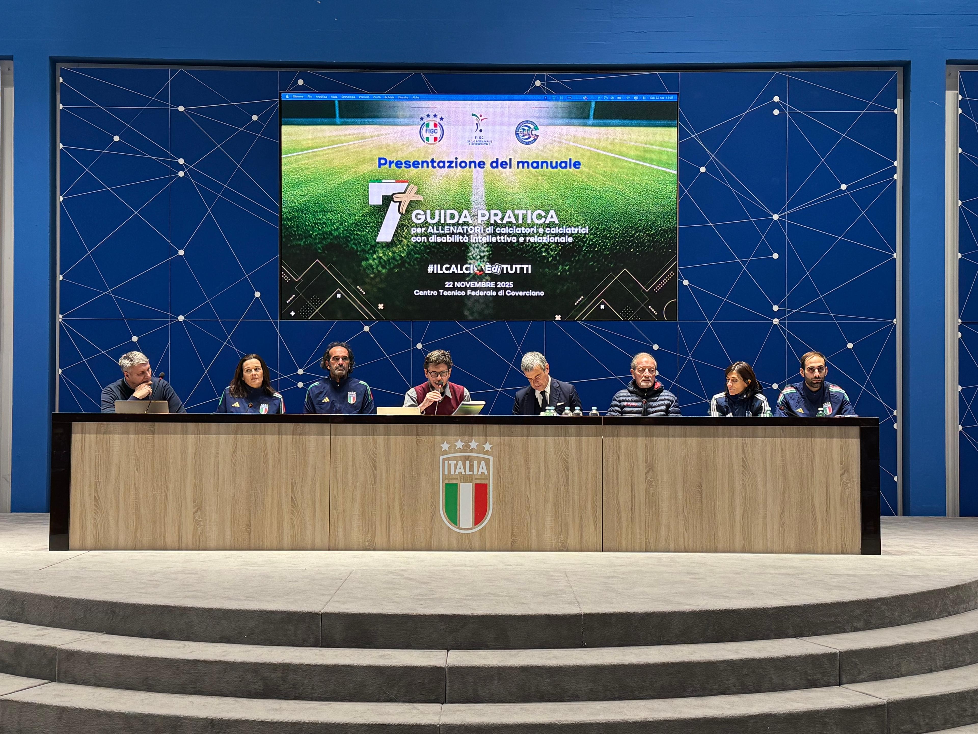 Presentata a Coverciano '7+', la prima guida pratica per allenatori di calciatori con disabilità