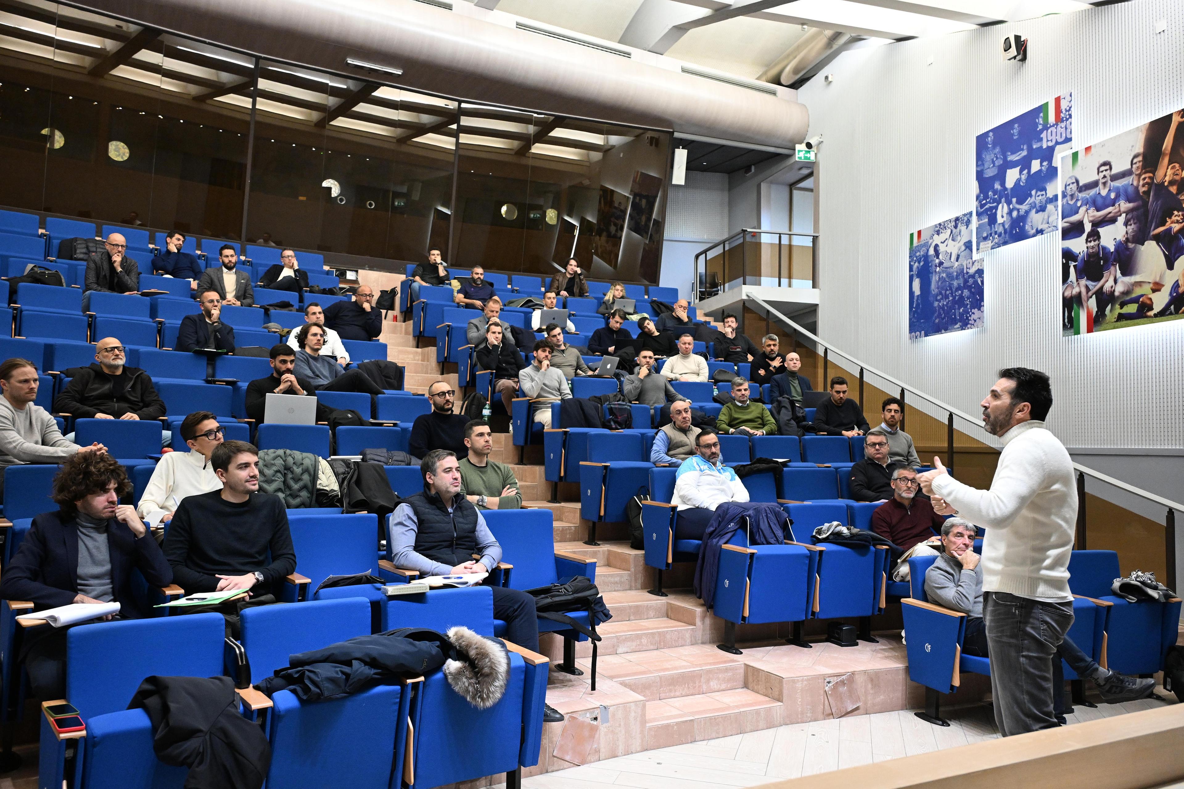 Buffon in cattedra a Coverciano al corso per Direttore sportivo: “Bisogna contaminarsi di idee”