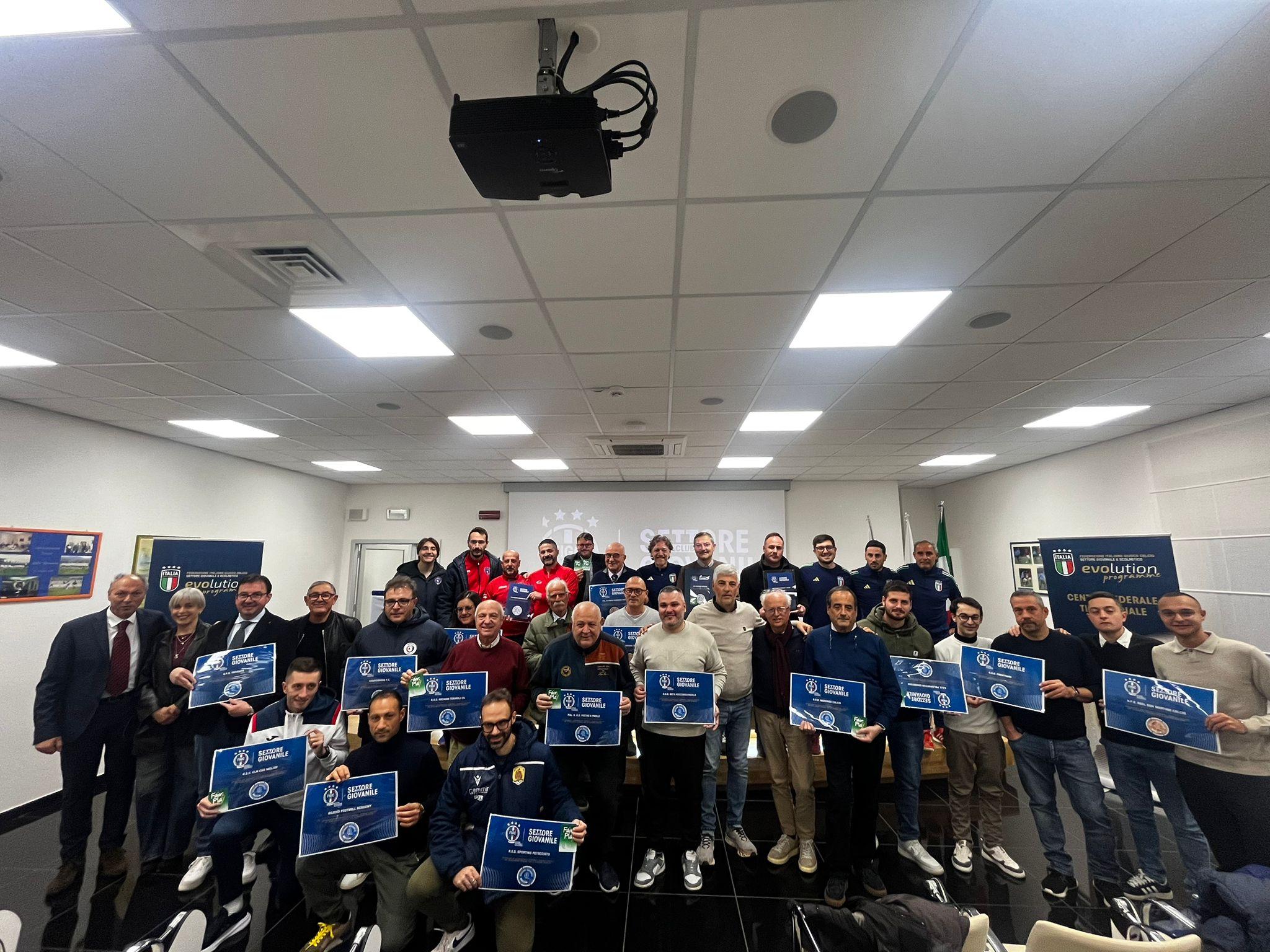 Cerimonia di riconoscimento dei Club Giovanili del Molise.