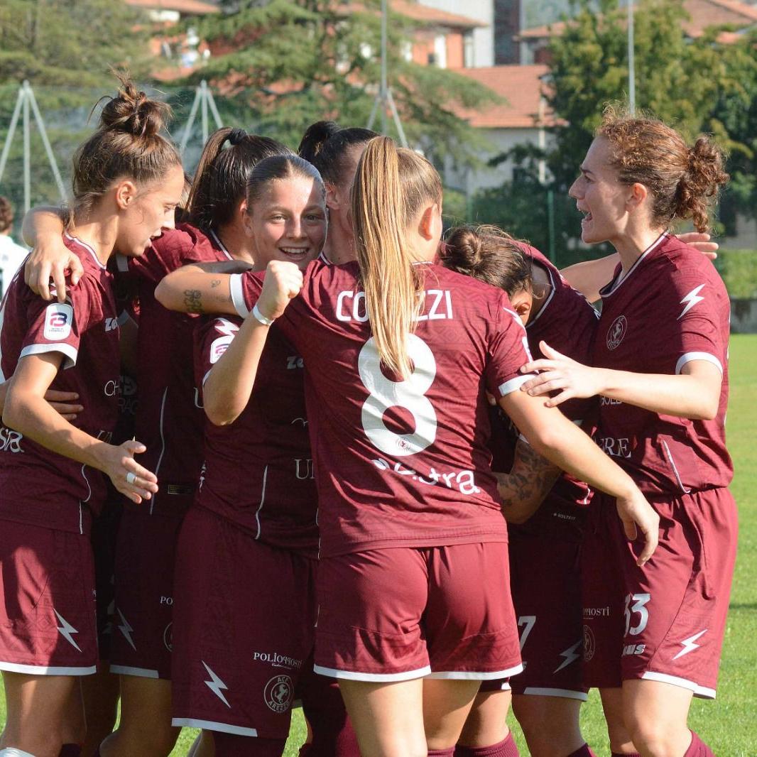 ‘B Stories’ arriva ad Arezzo, dove il cavallino domina sulle maglie da 44 anni: “Orgoglio, responsabilità e libertà di scelta”