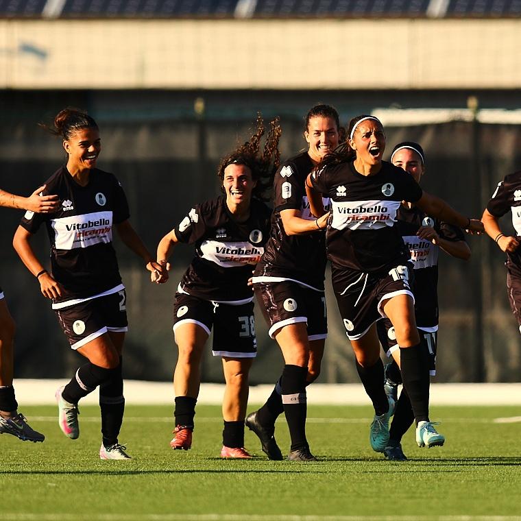 ‘B Stories’, online su Vivo Azzurro TV la sesta puntata sulle note di Romagna Mia: “Chi veste la maglia del Cesena è una di noi”