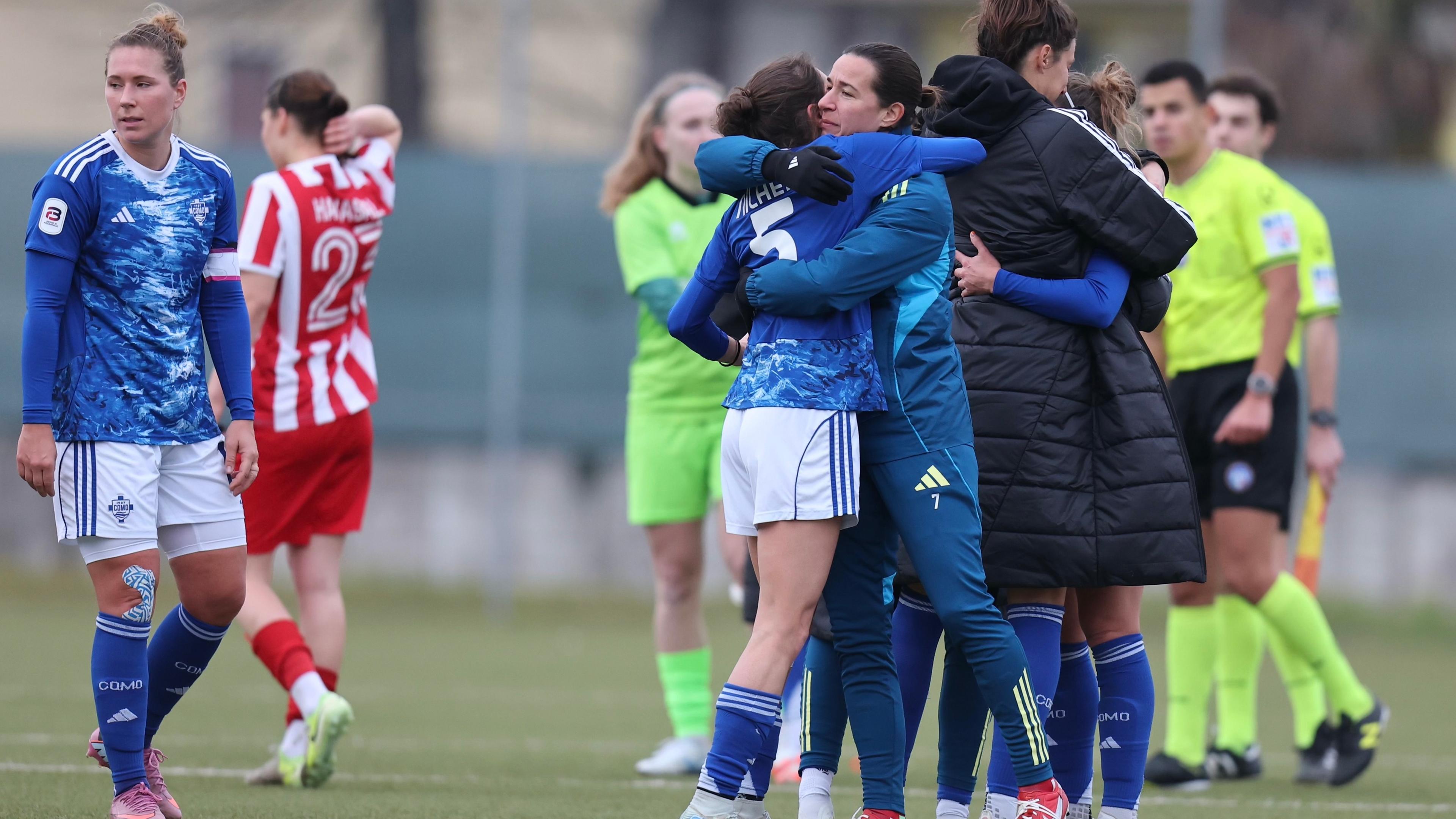 Il Como 1907 batte 3-0 il Vicenza e vola a 34 punti al giro di boa, le inseguitrici non sbagliano