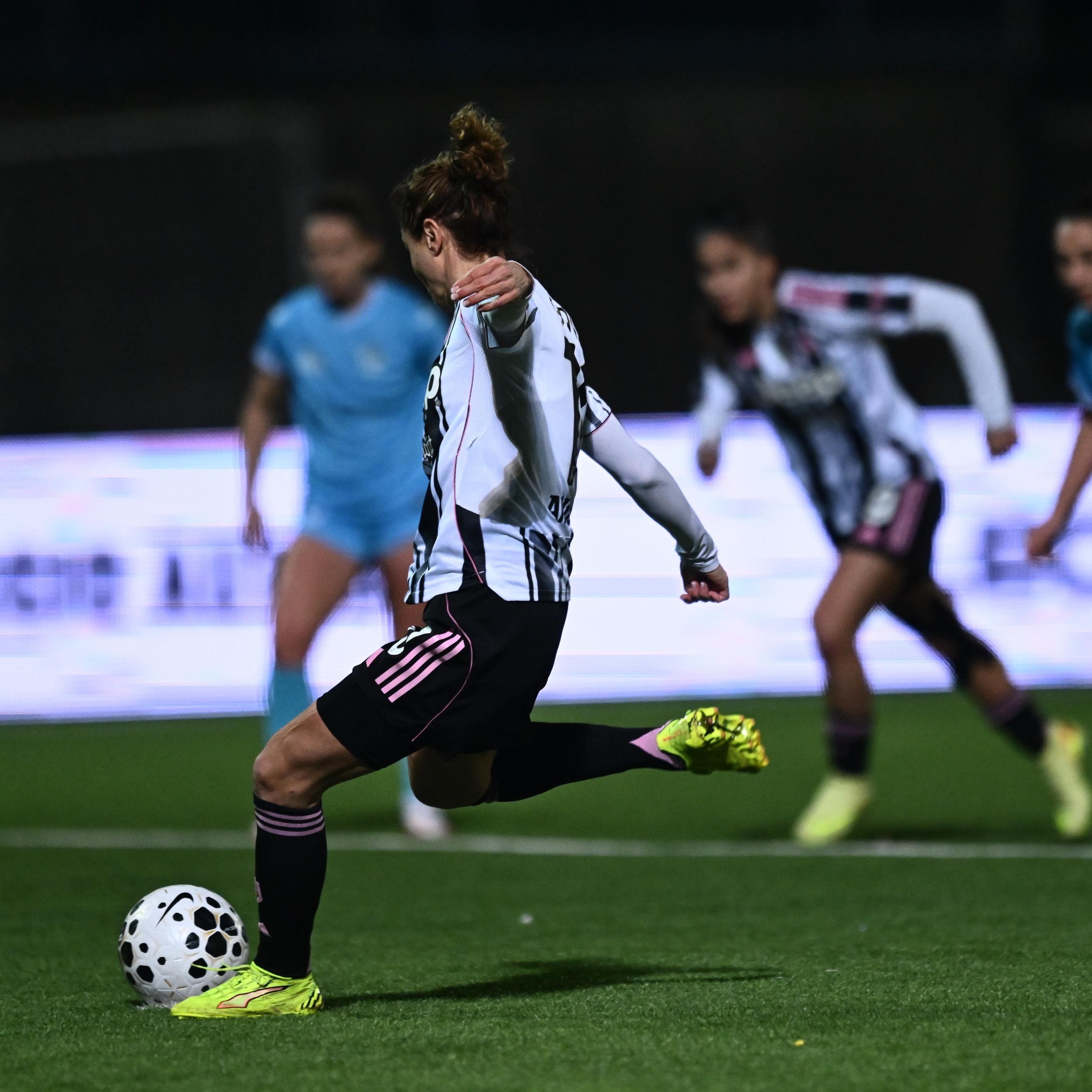 Juventus, ci pensano sempre Vangsgaard e Girelli: la squadra di Canzi vince 2-1 sul campo del Napoli Women