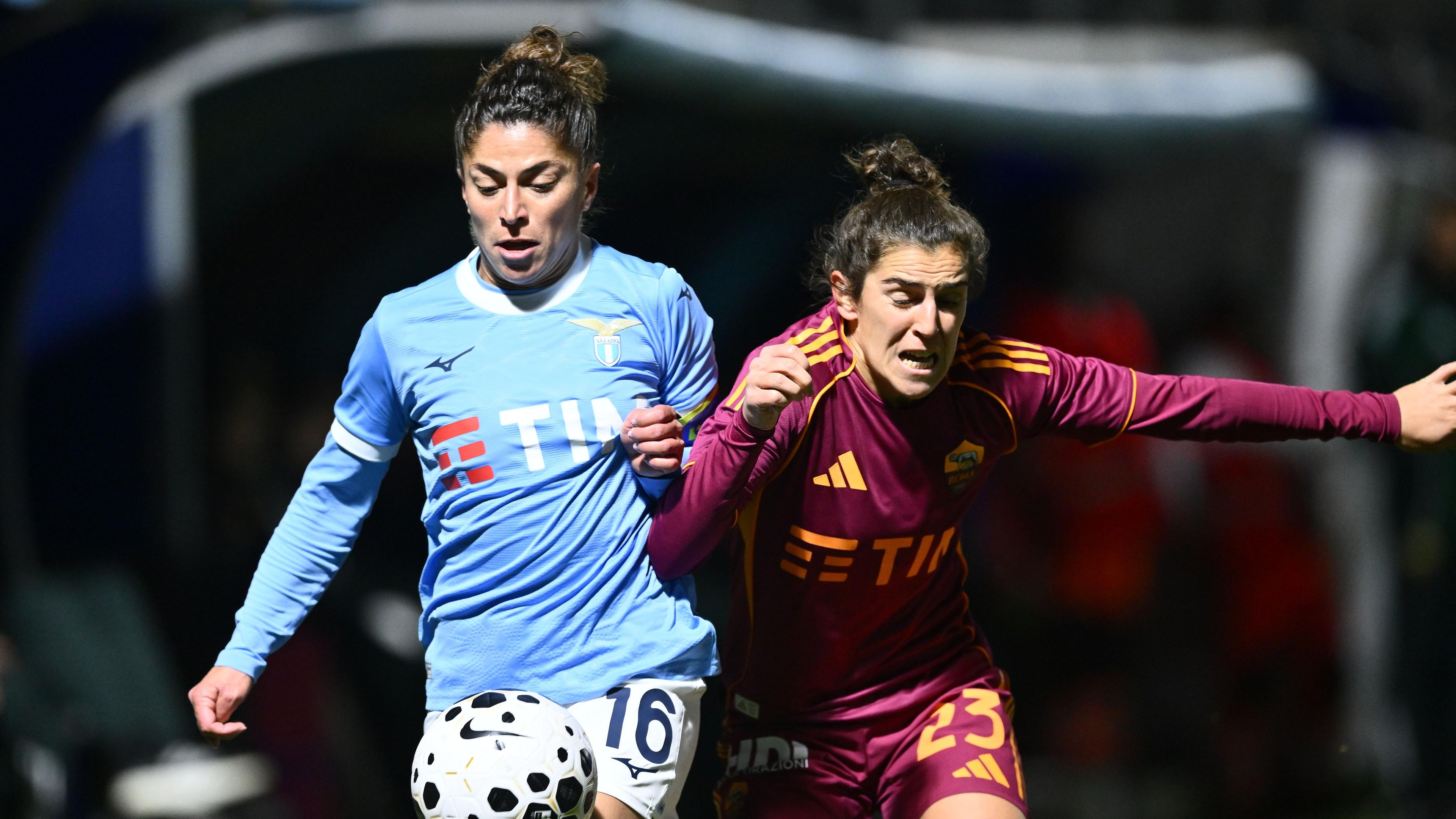 Ultima di andata: apre Lazio-Fiorentina, domenica la Roma a Genova. Lunedì la Juventus ospita il Parma