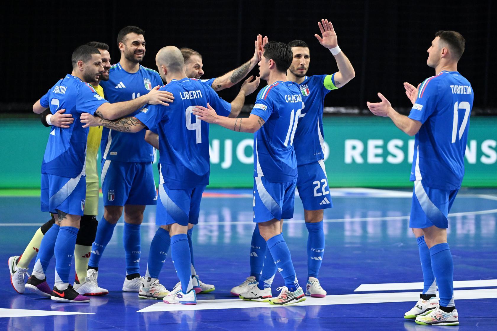 Pareggio non adatto ai deboli di cuore: il 2-2 con l’Ungheria regala all’Italia i quarti dell’Europeo