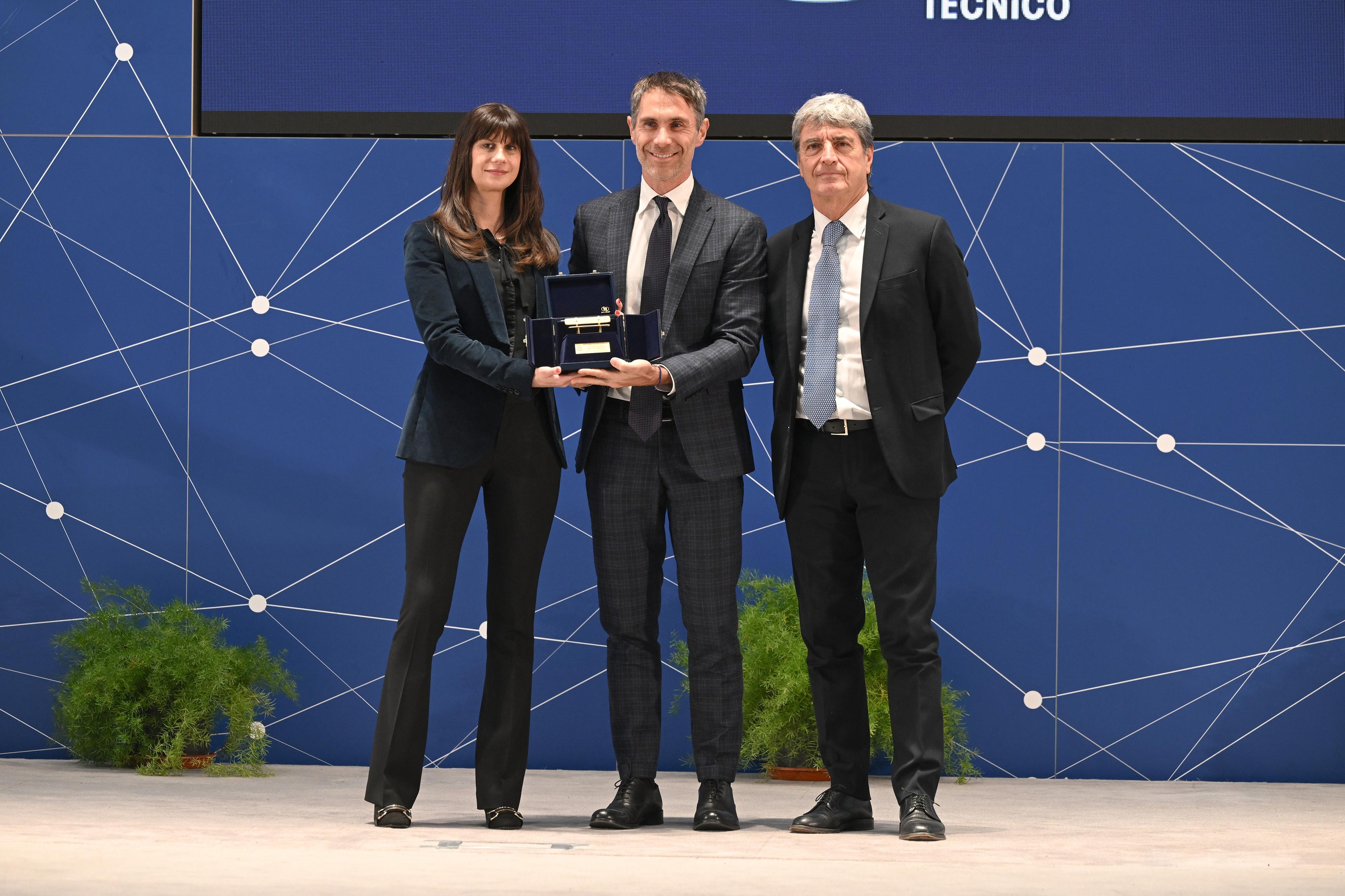 Ad Antonio Cincotta la Panchina d'Oro per la Serie B Femminile: “Un premio dedicato a Rocco Commisso”