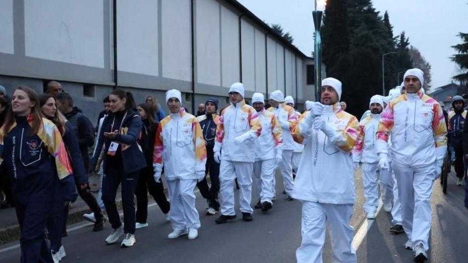 Gli atleti della DCP tedofori della Fiamma Olimpica a Bergamo. \"Lo ricorderanno per tutta la vita\"