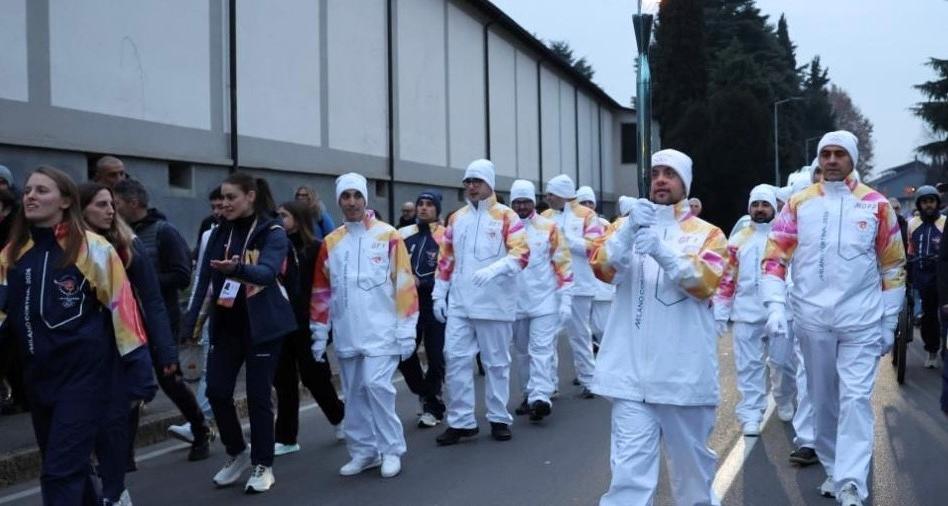Gli atleti della DCP tedofori della Fiamma Olimpica a Bergamo. \"Lo ricorderanno per tutta la vita\"