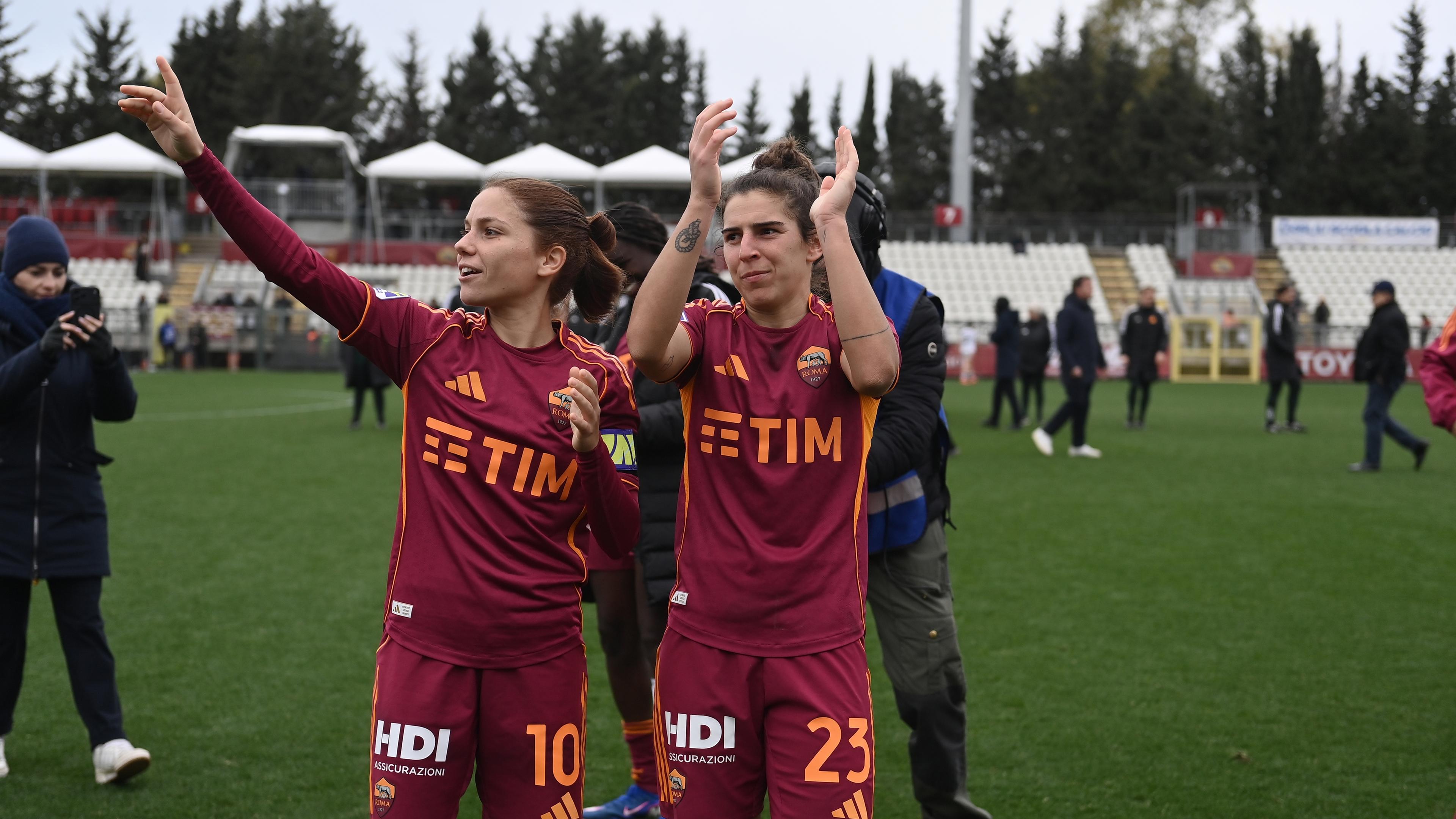 La Roma supera 1-0 il Milan e l’Inter risponde con un 3-0 sulla Fiorentina, vince ancora il Napoli