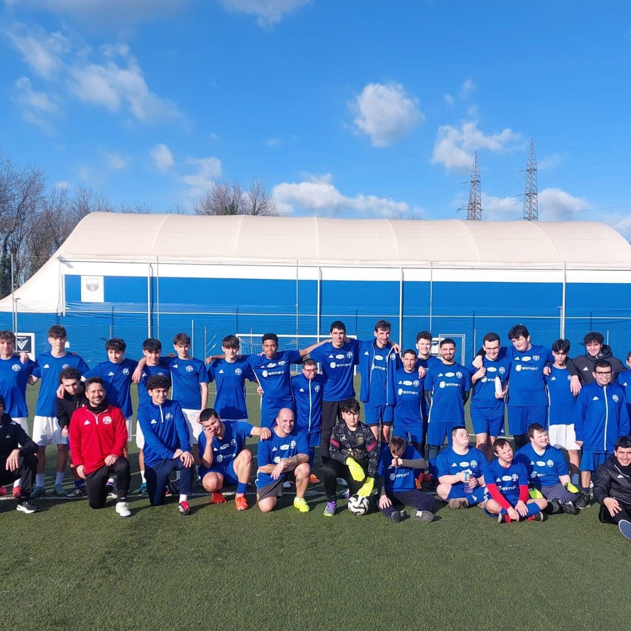 Oltre il campo, il valore dell’unicità: la Lombardia celebra la Giornata dei Calzini Spaiati