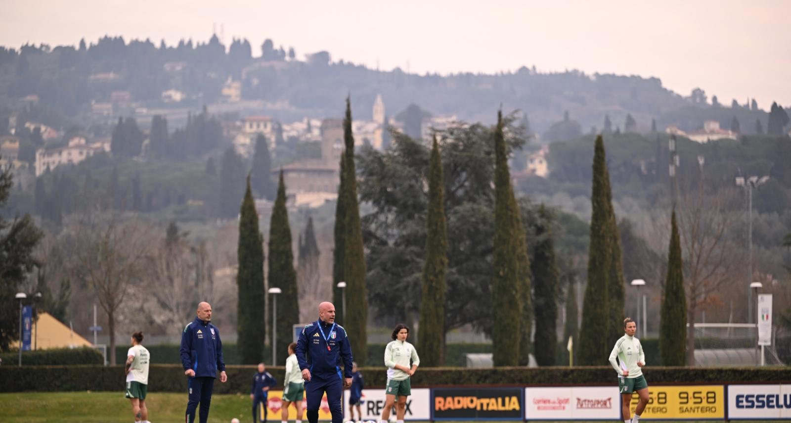 Azzurre in partenza per Reggio Calabria: martedì allo stadio ‘Granillo’ inizia la corsa verso il Mondiale