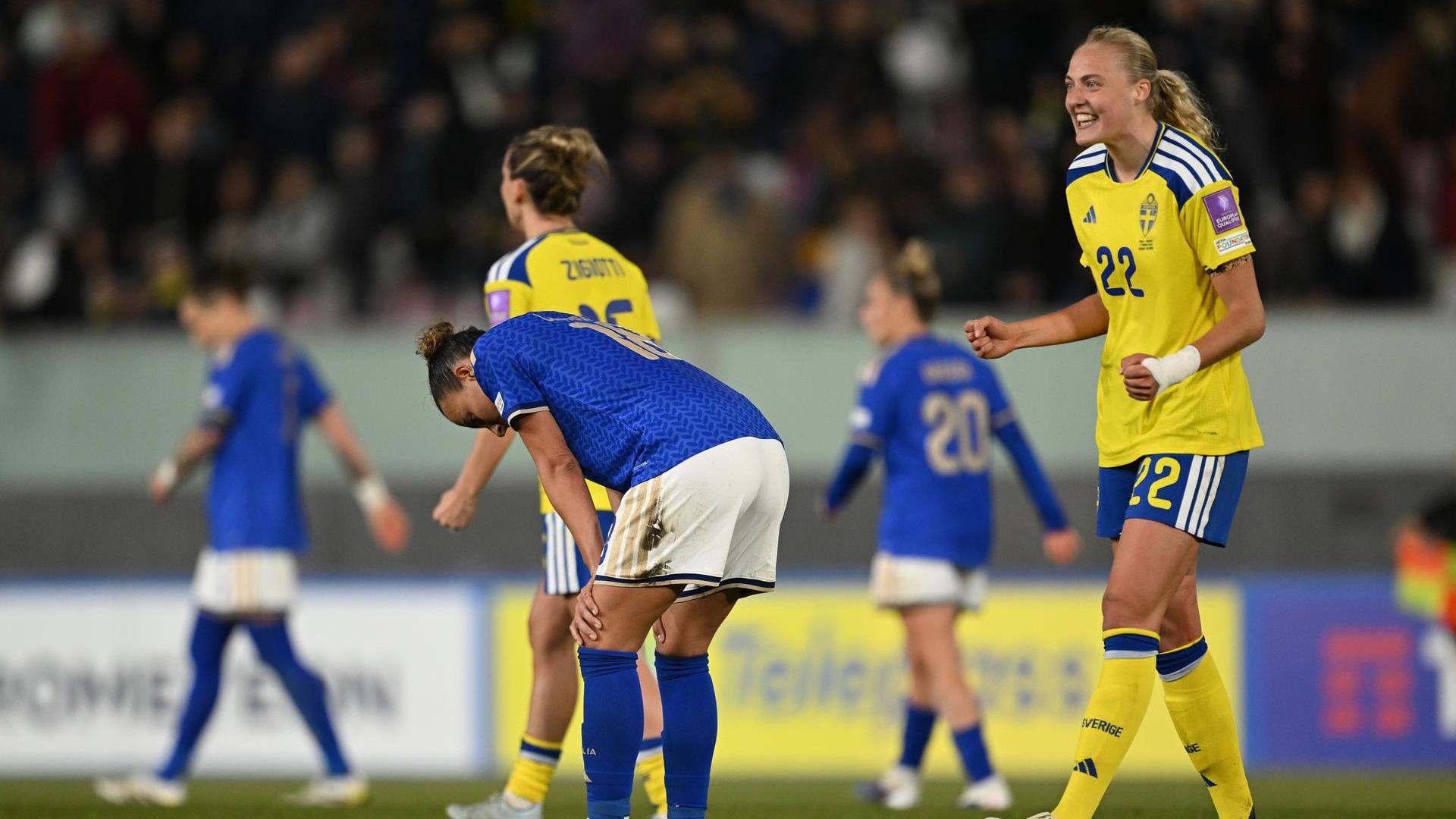 Italy put on a strong show, but Sweden take the win. At the Stadio Oreste Granillo, the Azzurre lose 1–0 in their first World Cup qualifier.