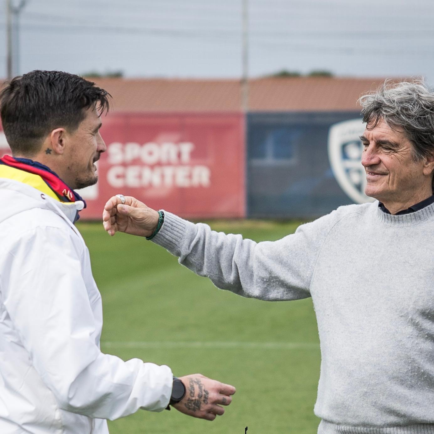 Gli allievi del Master UEFA Pro a Cagliari per uno stage di due giorni. Pisacane: “È stato un onore”