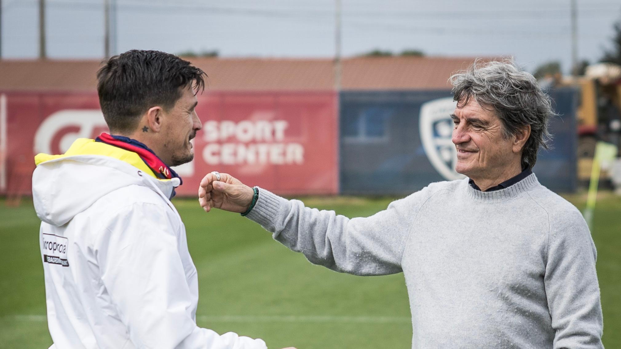 Gli allievi del Master UEFA Pro a Cagliari per uno stage di due giorni. Pisacane: “È stato un onore”