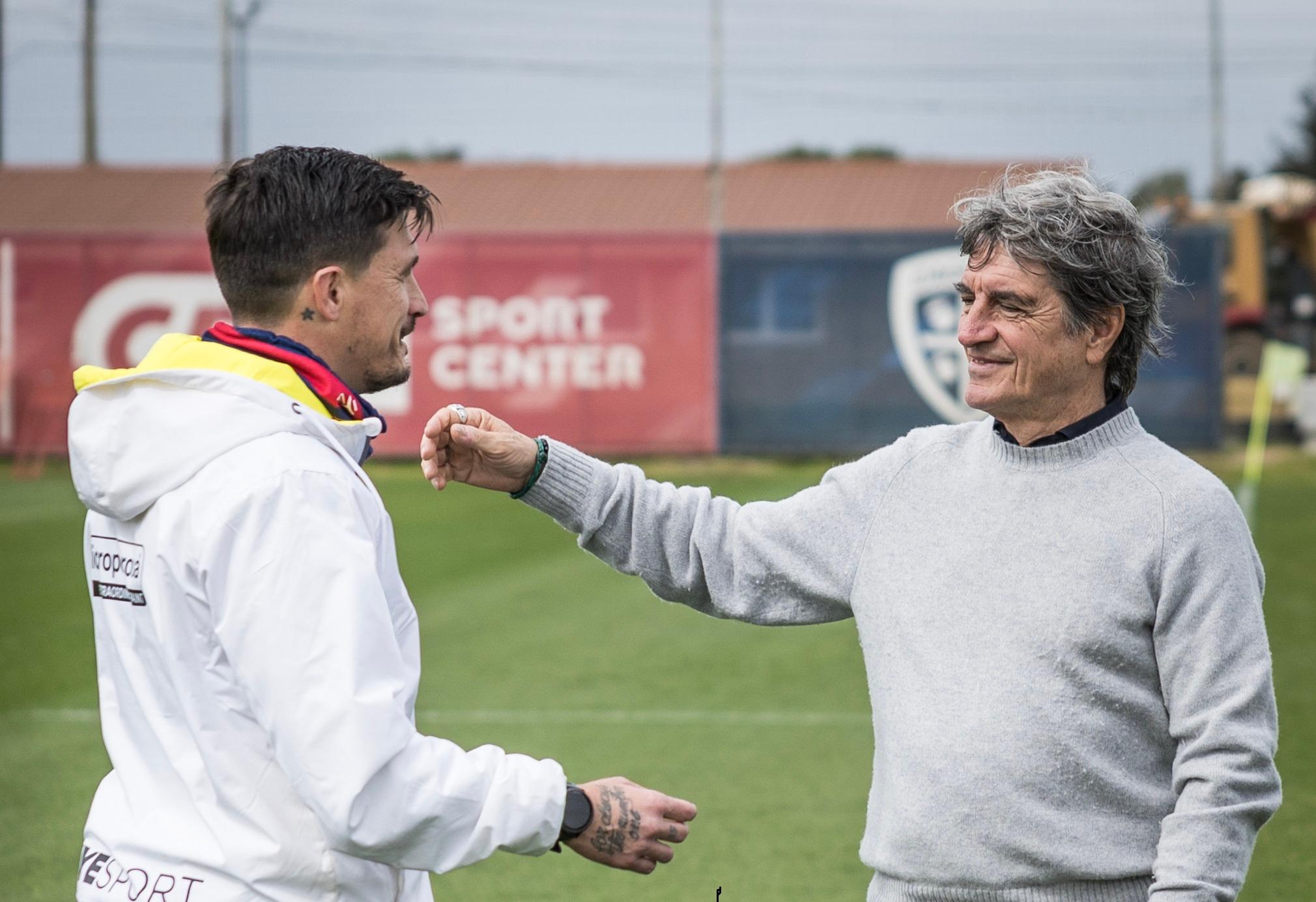 Gli allievi del Master UEFA Pro a Cagliari per uno stage di due giorni. Pisacane: “È stato un onore”