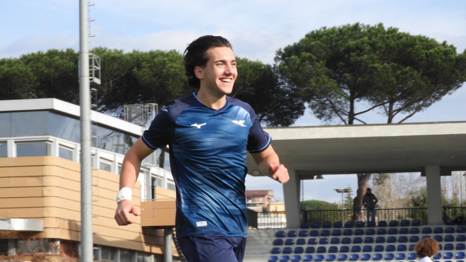 Manuel Mecozzi, l’ascesa del bomber della Lazio: “Sogno un gol sotto la Curva Nord”