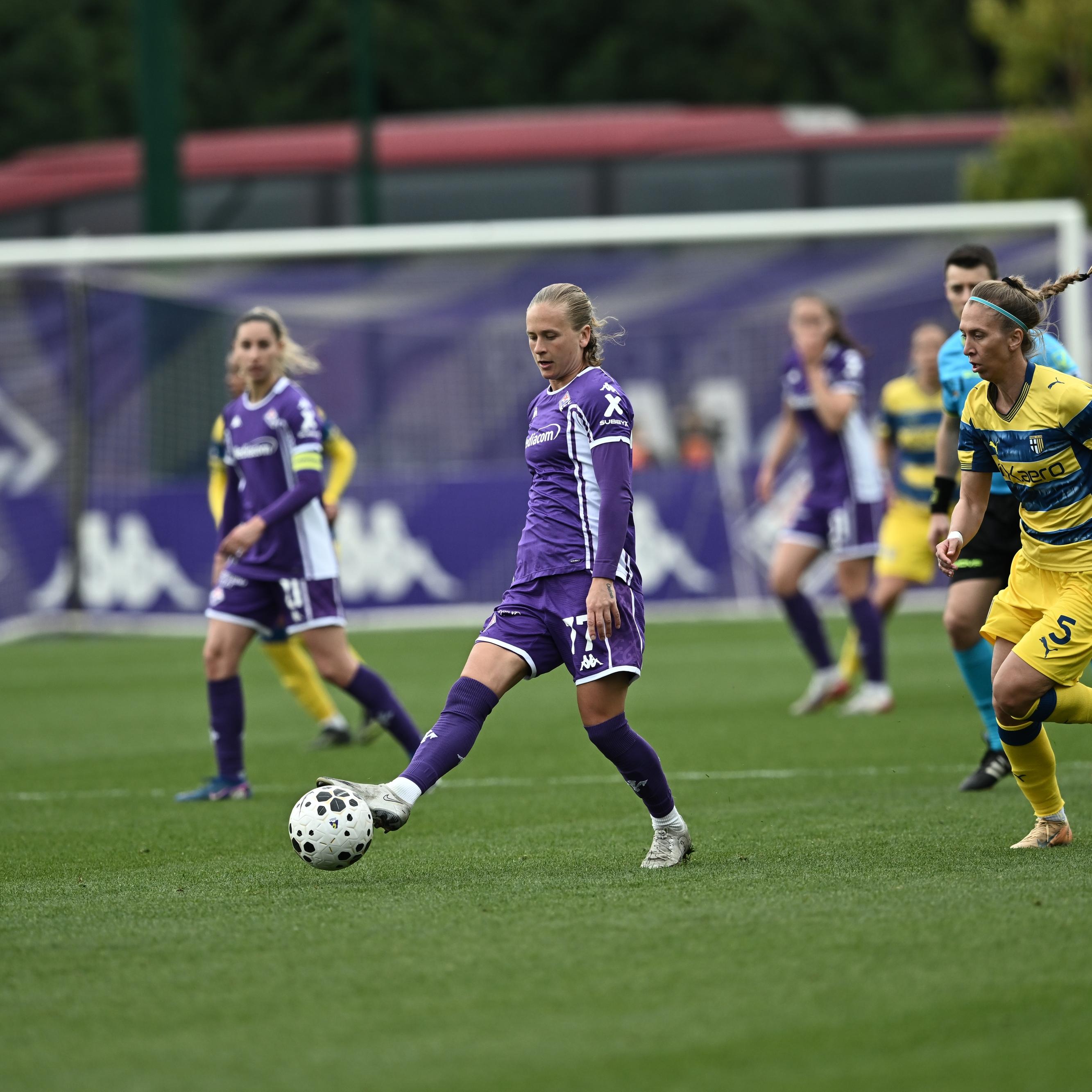 La Fiorentina pareggia con il Parma e spreca un’occasione, 1-1 tra Ternana e Sassuolo, Milan-Como solo 0-0