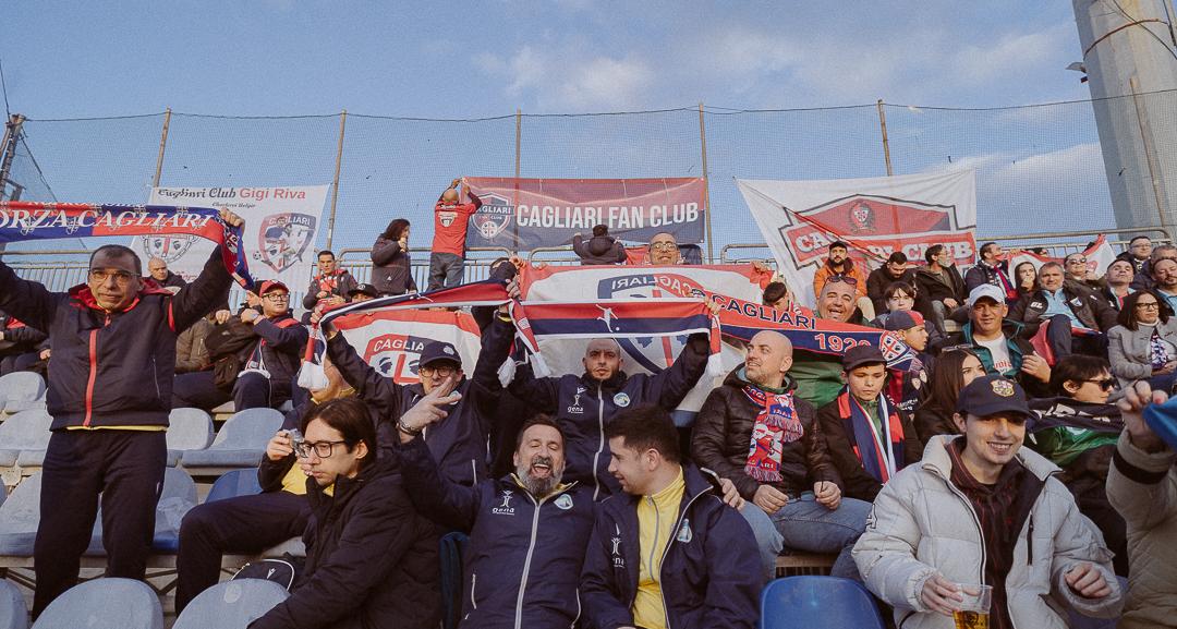 Un'iniziativa esemplare e riuscitissima: per Cagliari-Napoli di venerdì 20 il settore ospiti dello stadio ha accolto i club sardi della DCP