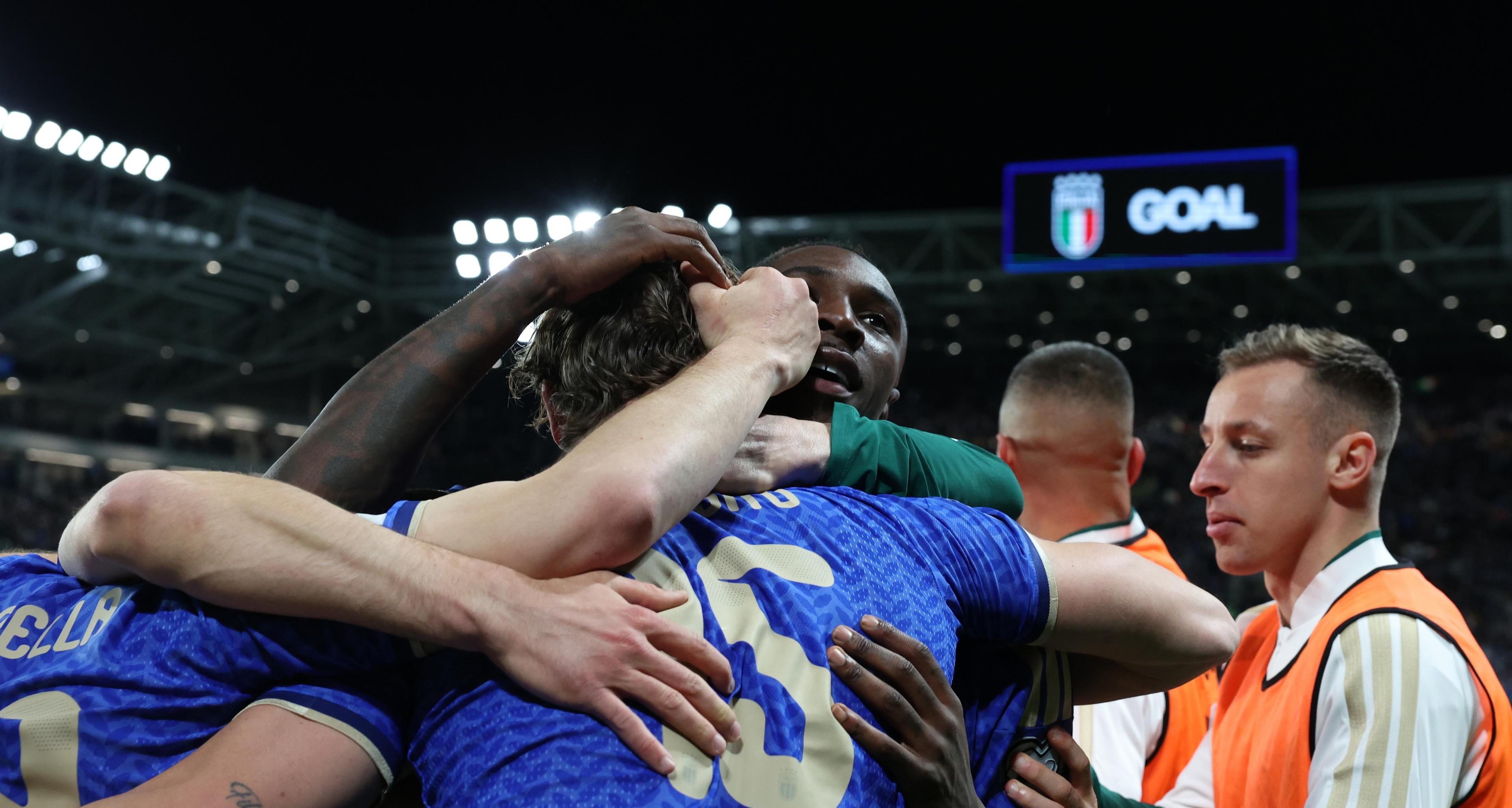 Play-off mondiali: Bergamo trascina gli Azzurri, con l'Irlanda del Nord decidono i gol di Tonali e Kean